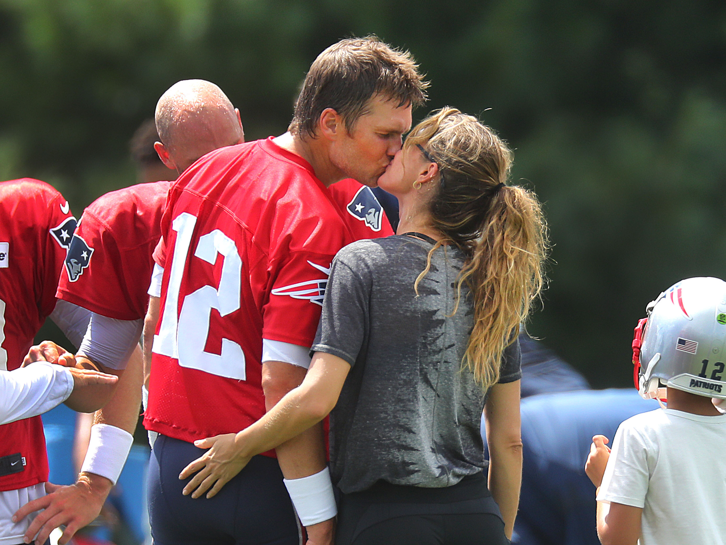 Tom Brady, Gisele Bundchen, Financial success, Power couple, 2400x1800 HD Desktop