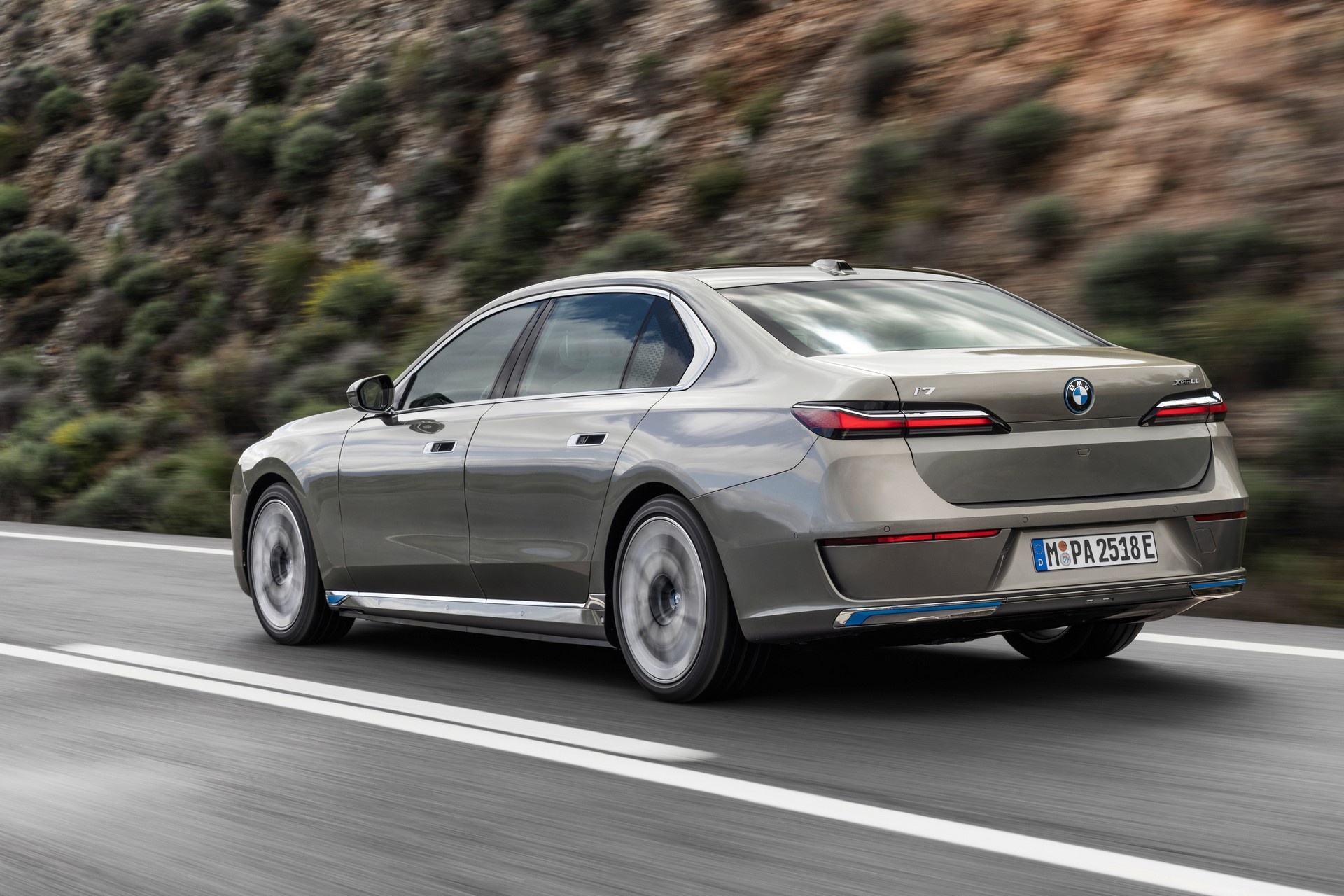 BMW i7, Armored, Electric Powertrain, Bullet Resistant, Blast Resistant, 1920x1280 HD Desktop