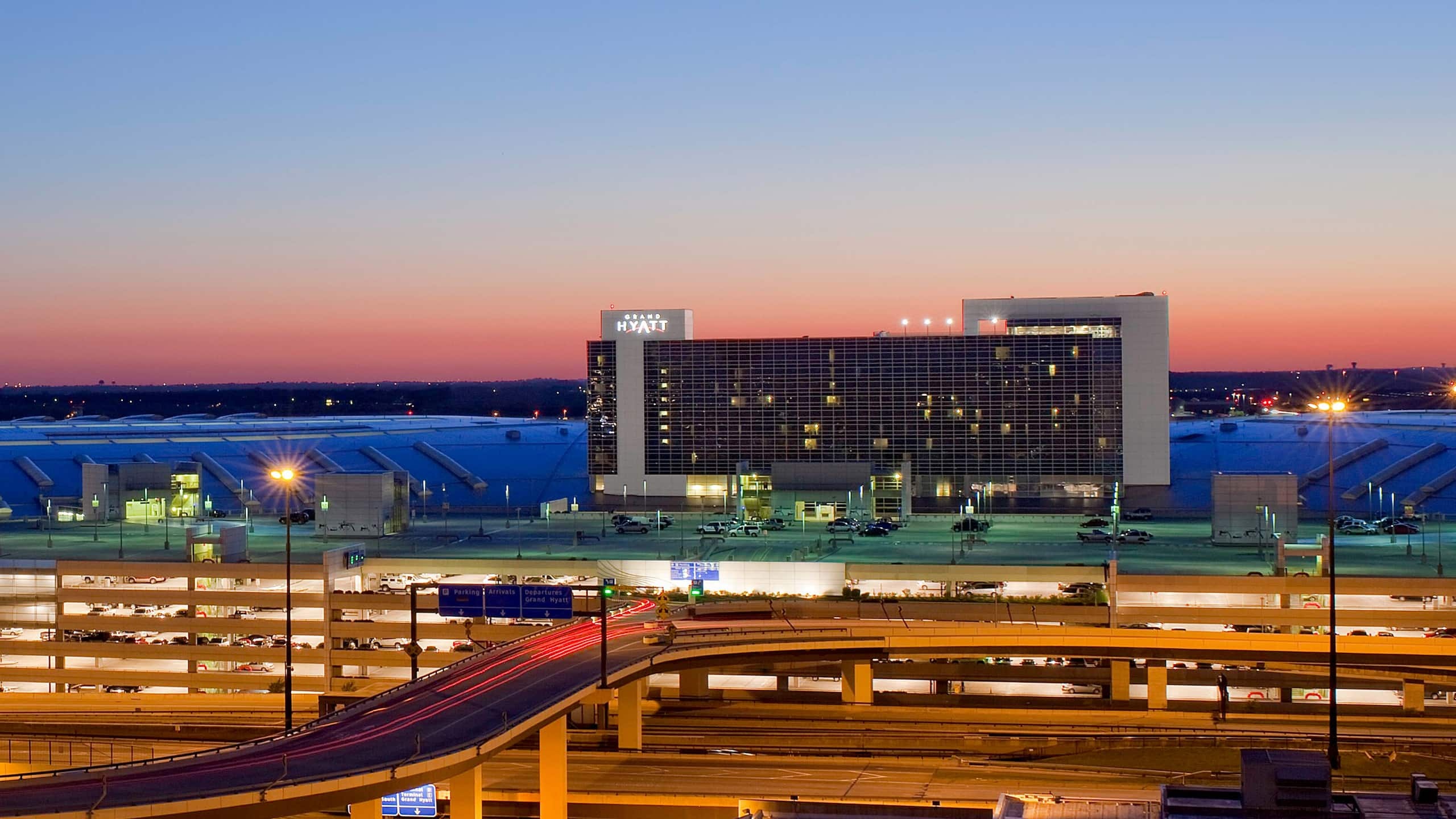 Dallas Fort Worth International Airport, Official website, 2560x1440 HD Desktop