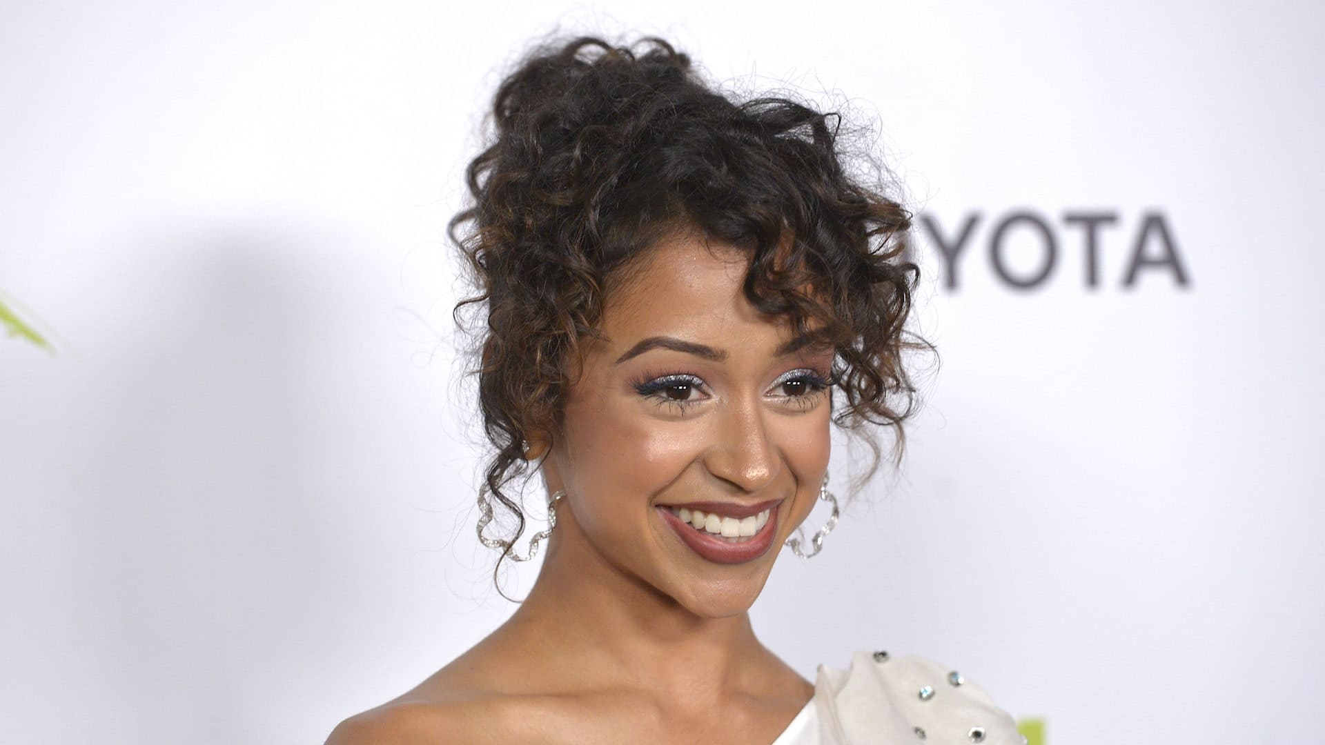 Liza Koshy HD wallpapers, Digital media empire, Download wallpapers, Liza Koshy, 1920x1080 Full HD Desktop