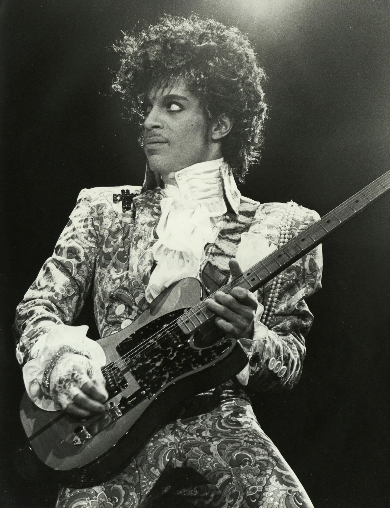 Prince, Memorabilia auction, Collectors' items, Prince's legacy, 1540x2000 HD Phone