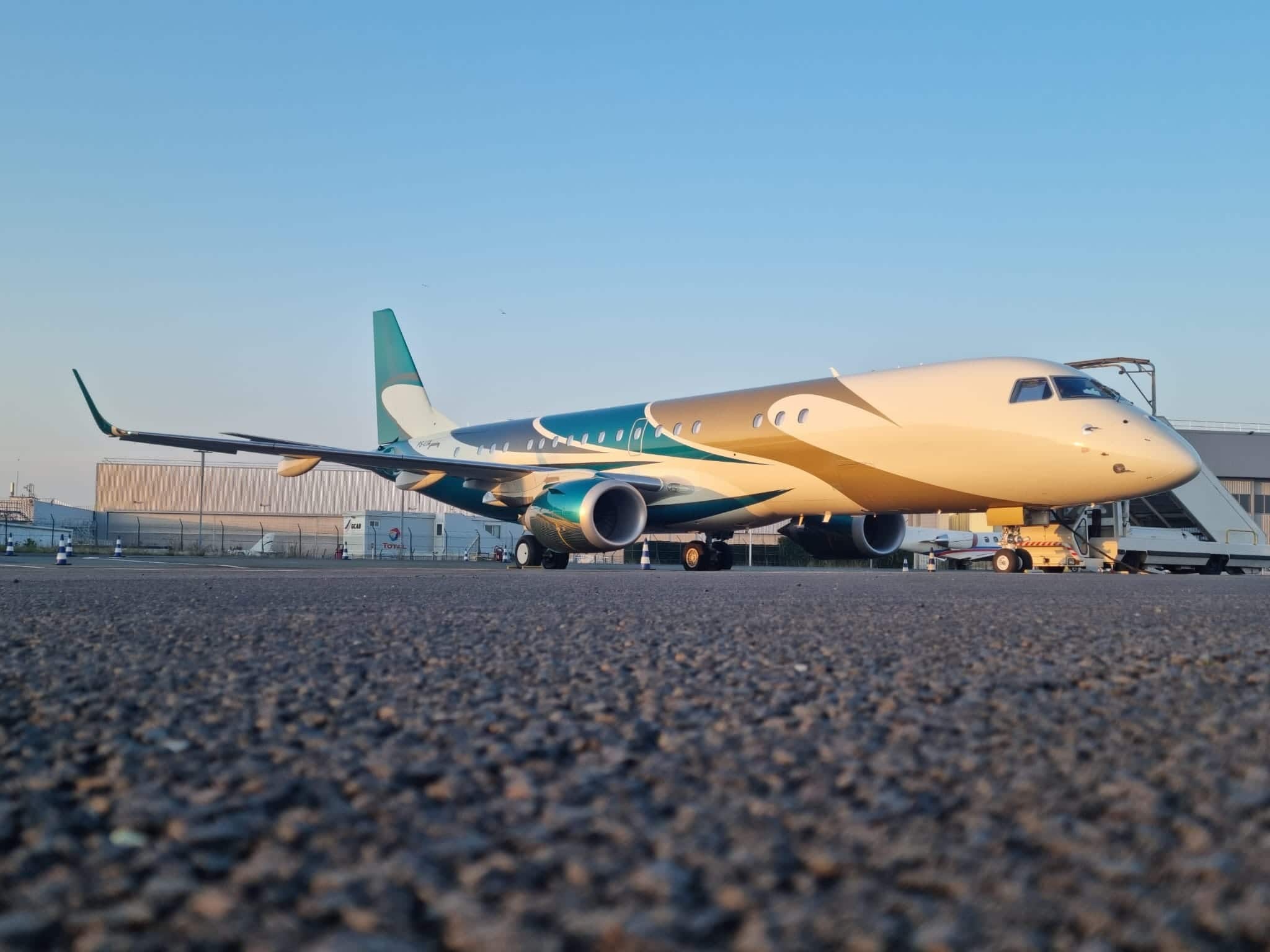 Embraer Lineage 1000, VIP Airliners, AccessAir, 2050x1540 HD Desktop