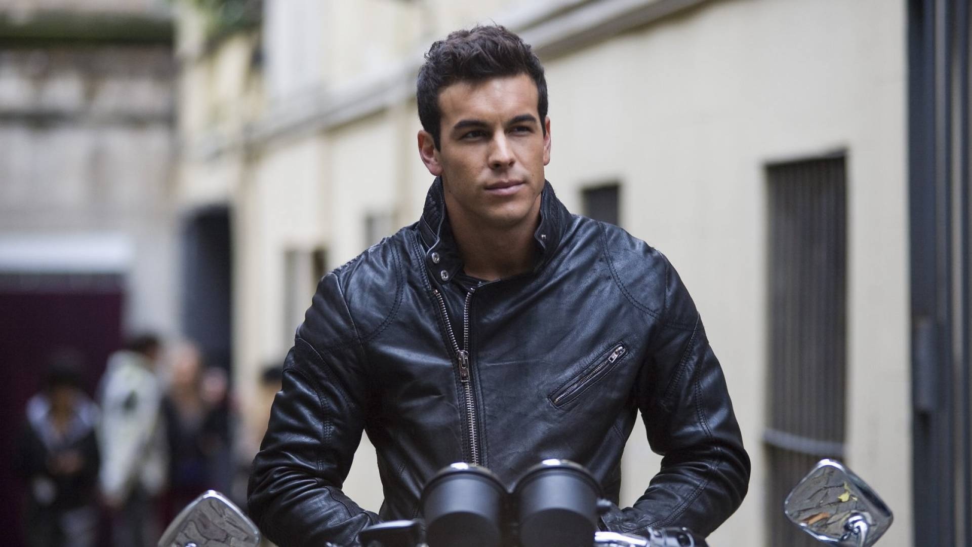 Mario Casas, Captivating photos, Spanish actor, Impressive looks, 1920x1080 Full HD Desktop