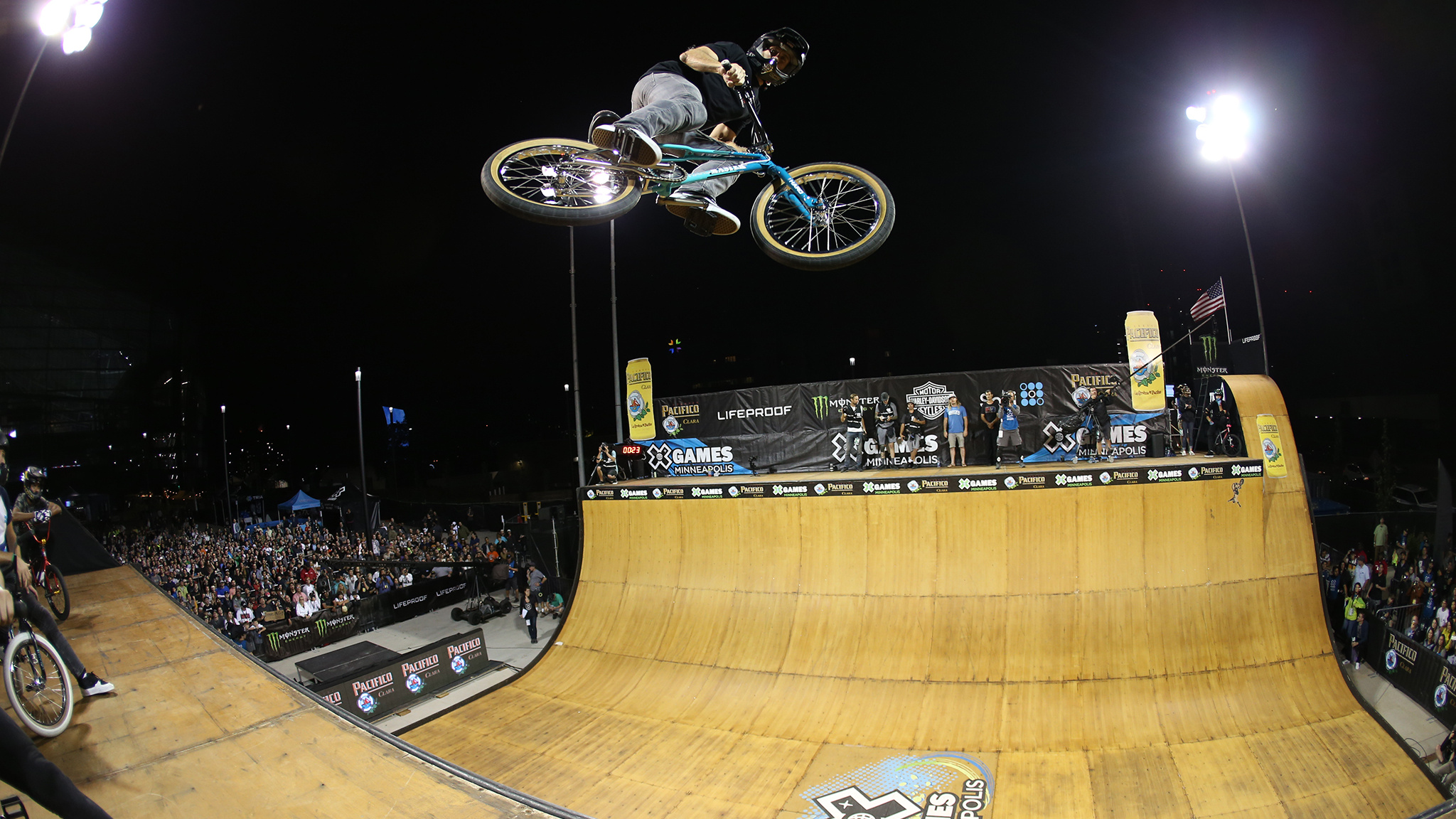 Jamie Bestwick, Cycling BMX Freestyle Wallpaper, 2050x1160 HD Desktop