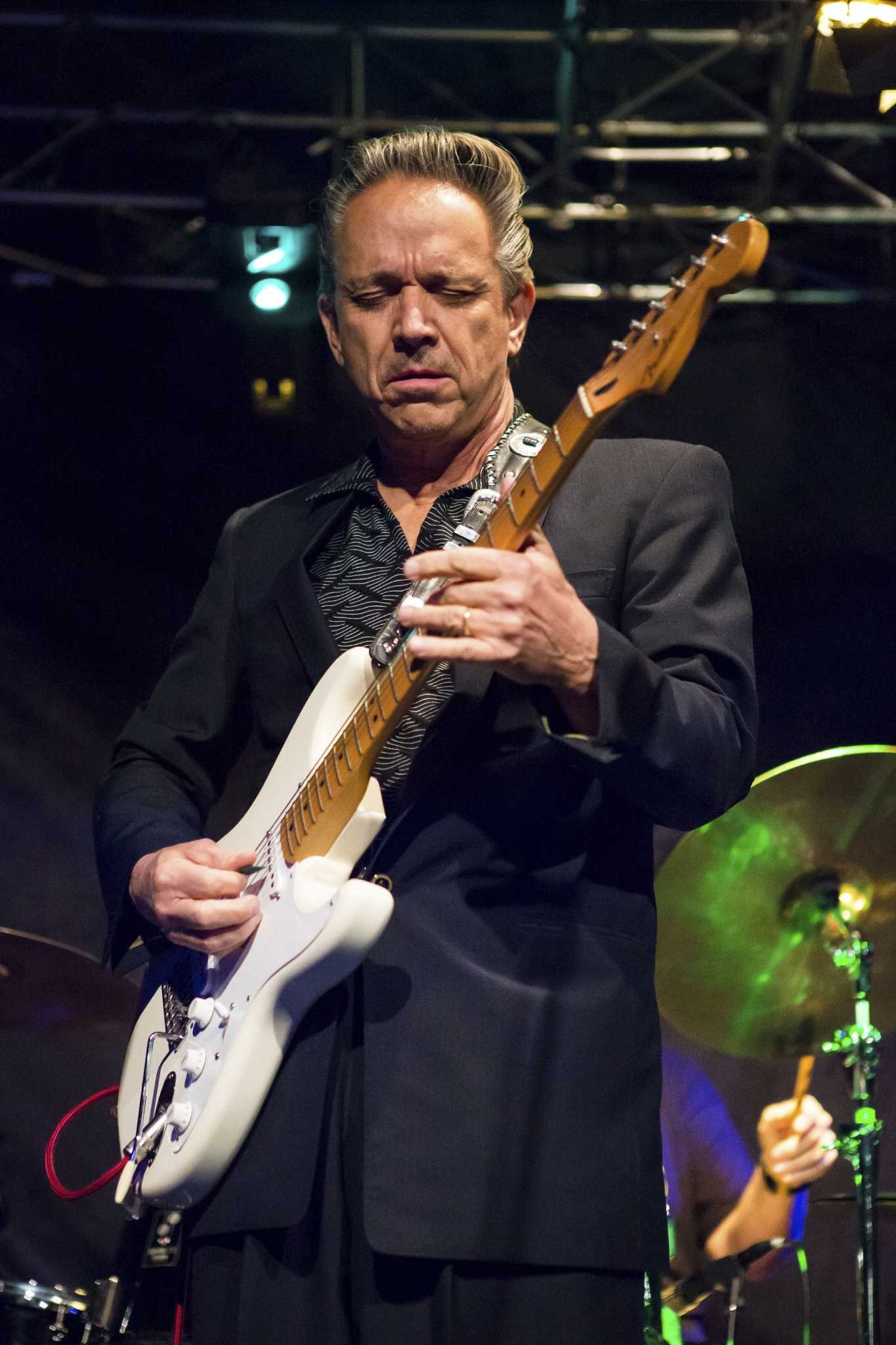 Jimmie Vaughan, High notes, Tilt-a-Whirl Band, Lou Ann Barton, 1370x2050 HD Phone