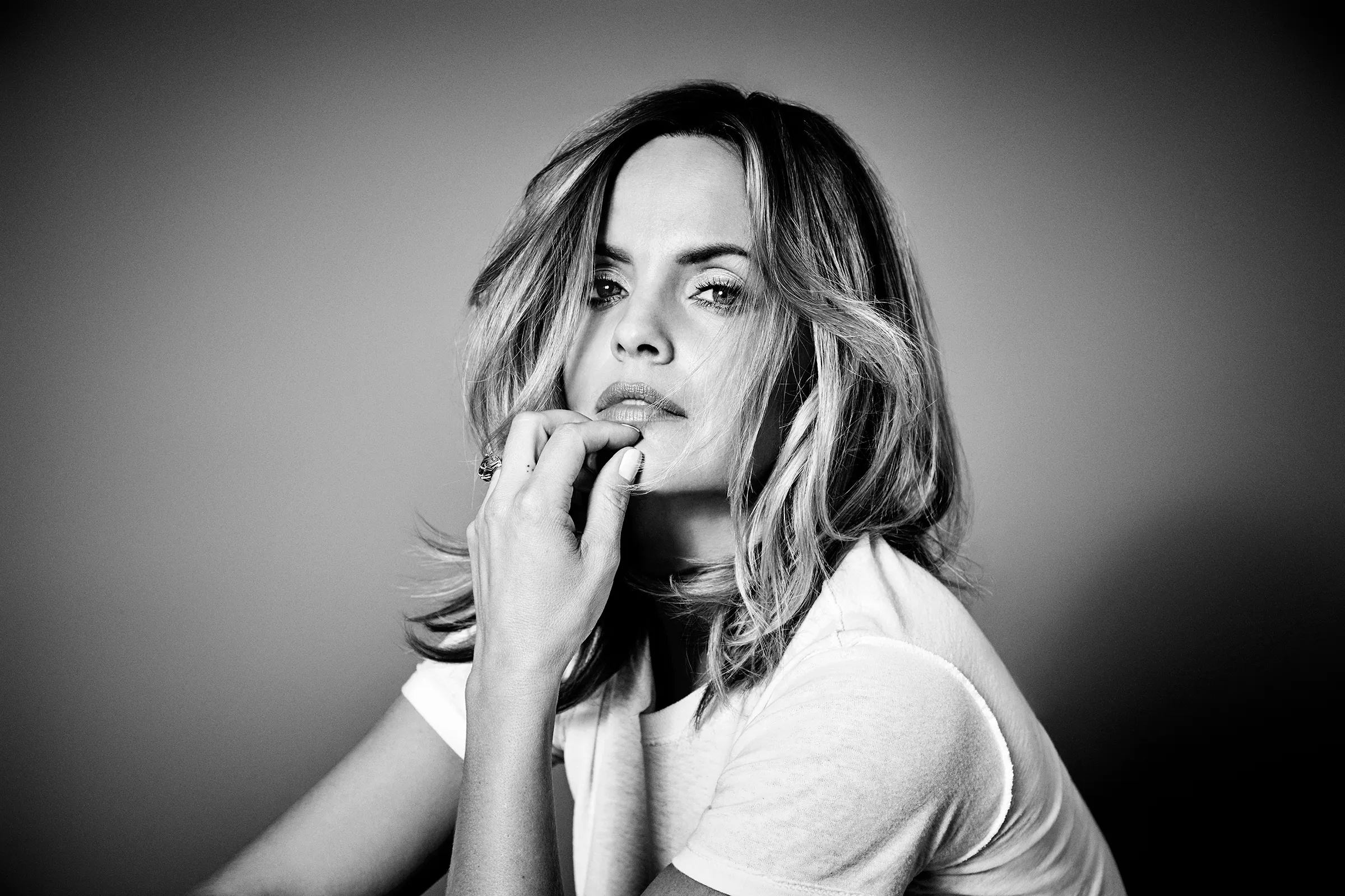 Mena Suvari, Me Too movement, Memoir writing, Young in Hollywood, 2400x1600 HD Desktop