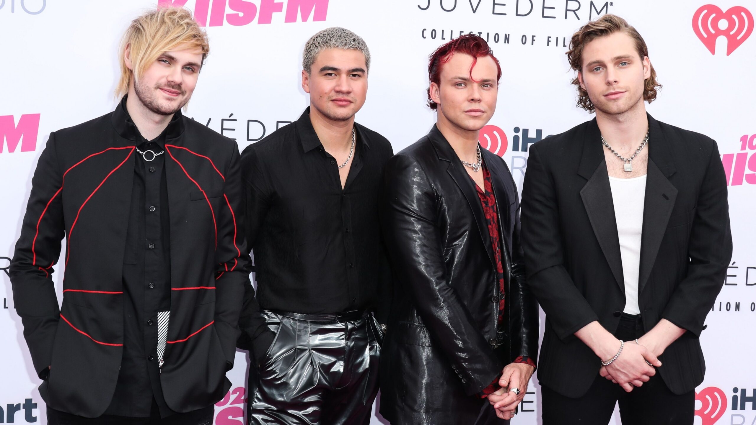 5 Seconds of Summer, Australian band, Pop rock sound, Revista Q magazine, 2560x1450 HD Desktop