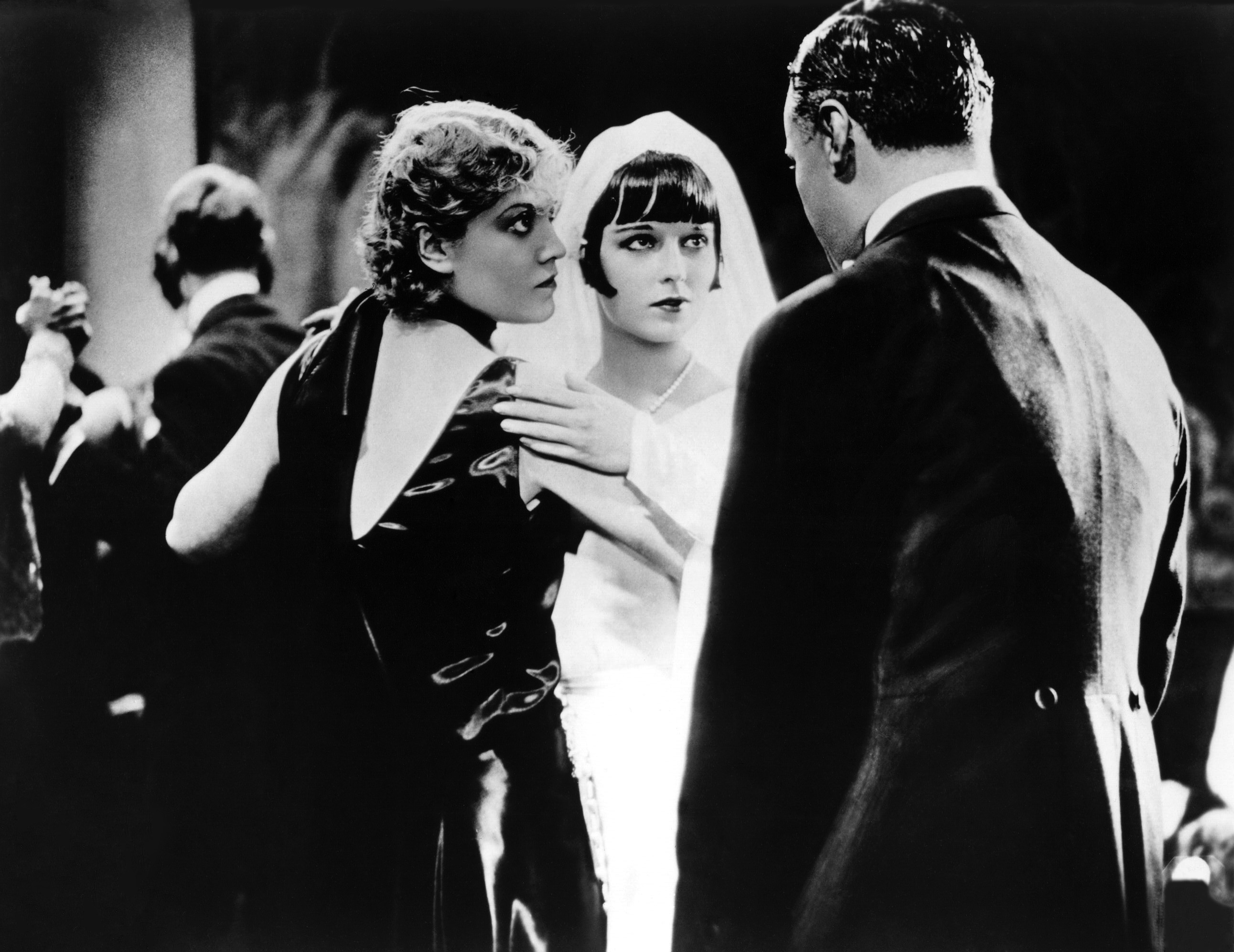 Louise Brooks, Lulu in Weimar, Scandalous innocence, Expert in Louise Brooks, 2590x2000 HD Desktop