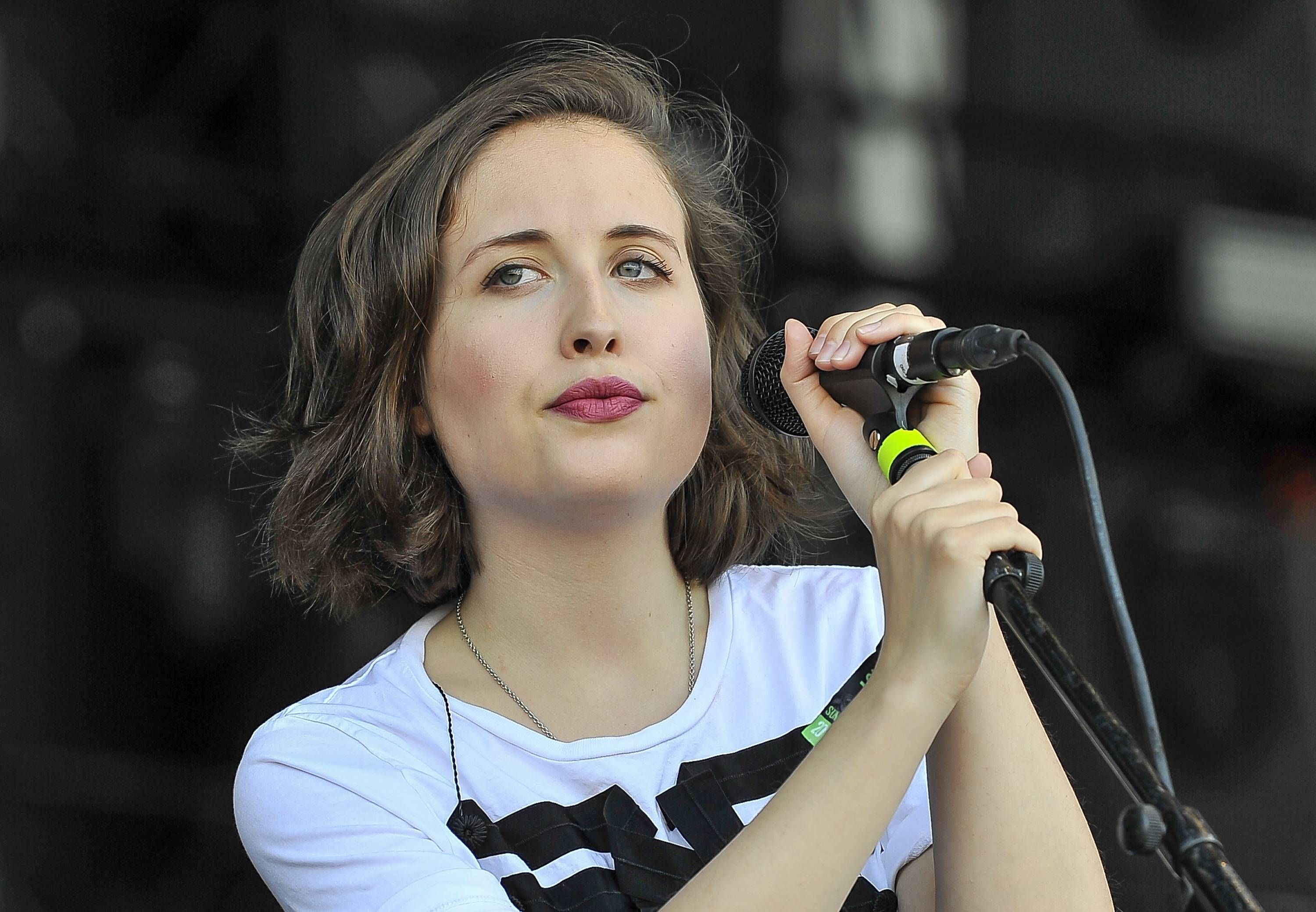 Alice Merton, Uplifting anthem, Empowering lyrics, 3000x2080 HD Desktop