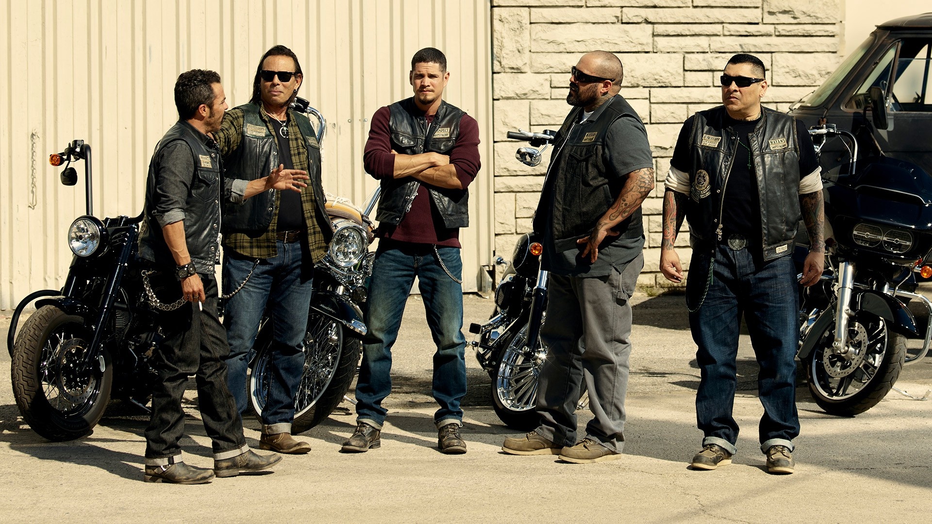 Mayans M.C. motorcycle club, JD Pardo as EZ Reyes, Michael Irby as Bishop Losa, Harley-Davidson cruiser motorcycles, Full HD Desktop wallpaper