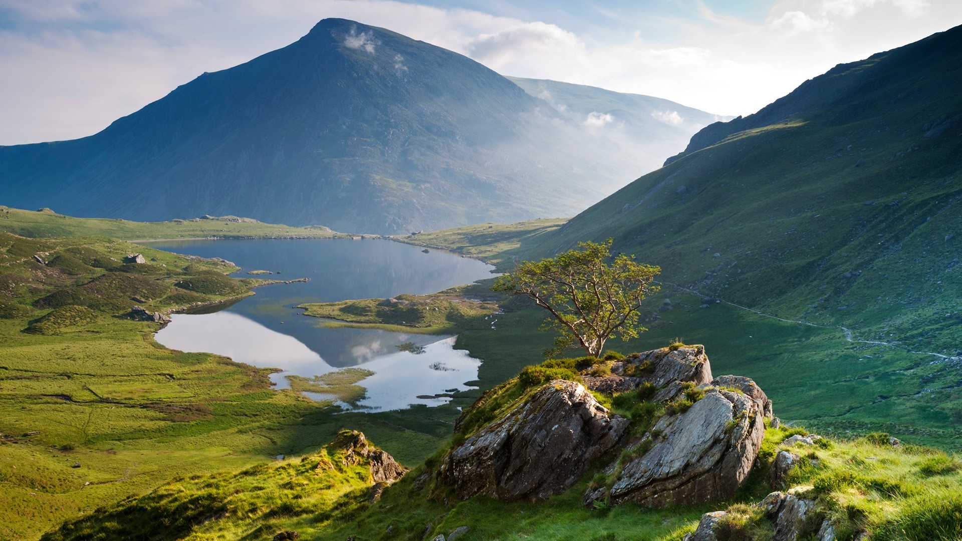 Snowdonia National Park, llyn idwal lake, pen yr ole wen, north wales, 1920x1080 Full HD Desktop