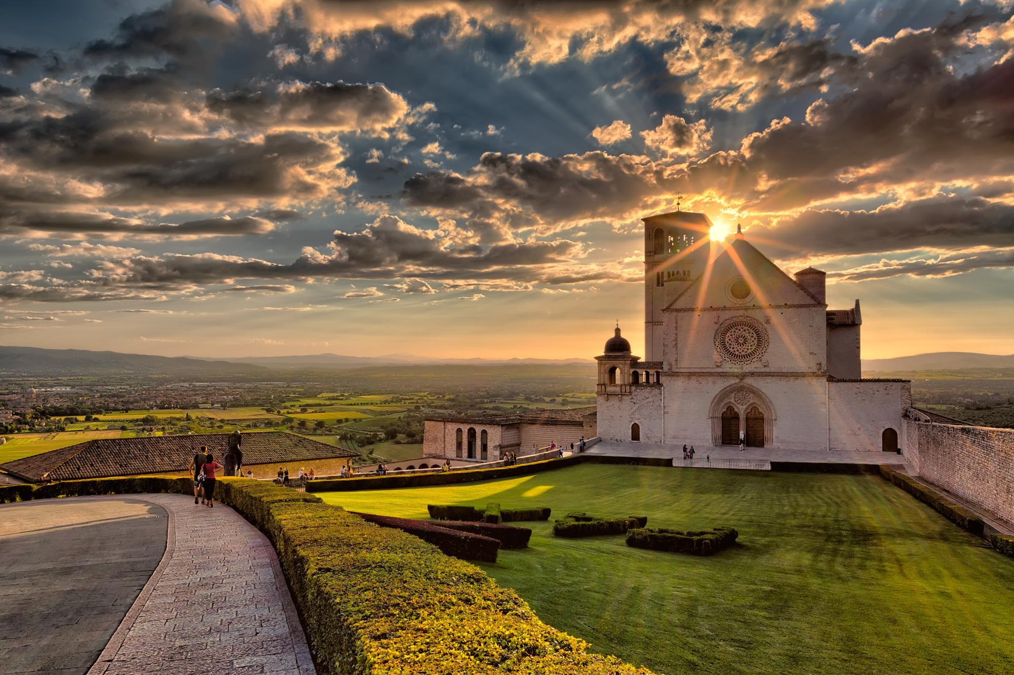 Assisi attractions, Explore Umbria, Hidden gems, Unforgettable sights, 2000x1340 HD Desktop