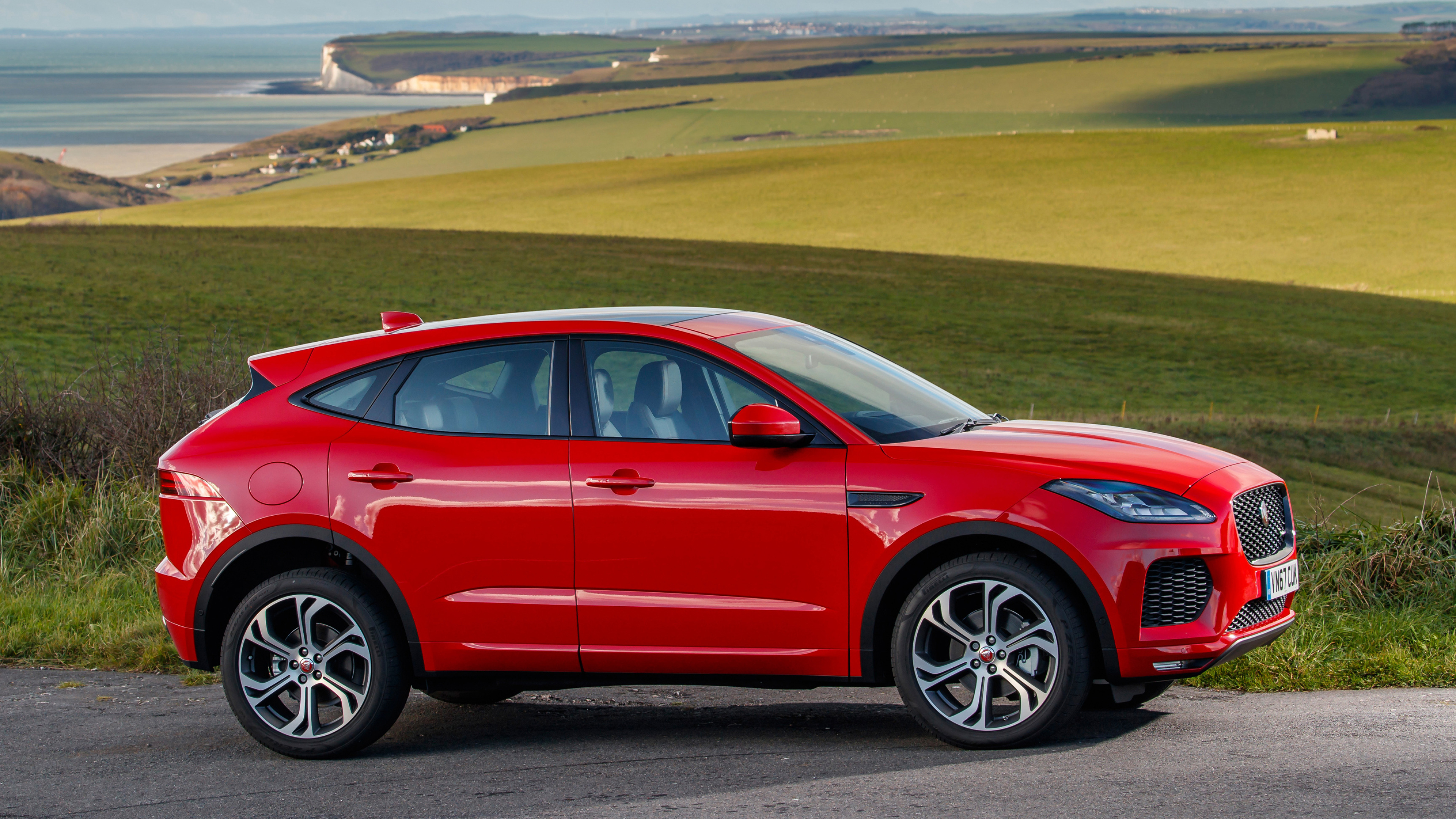 R-Dynamic Edition, Jaguar E-PACE Wallpaper, 3840x2160 4K Desktop