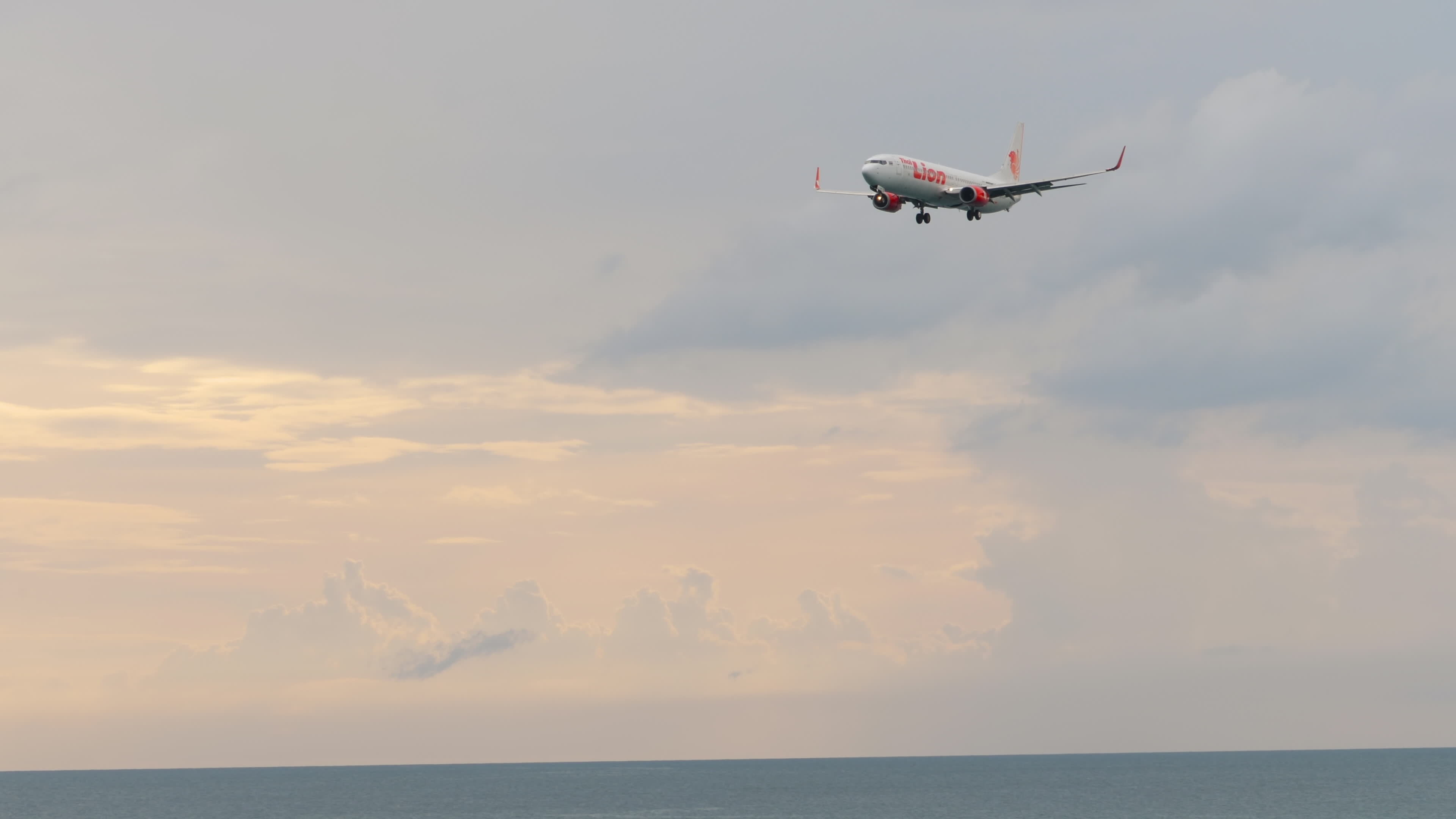 Lion Air, Thai lion air, Arrival, Stock video, 3840x2160 4K Desktop