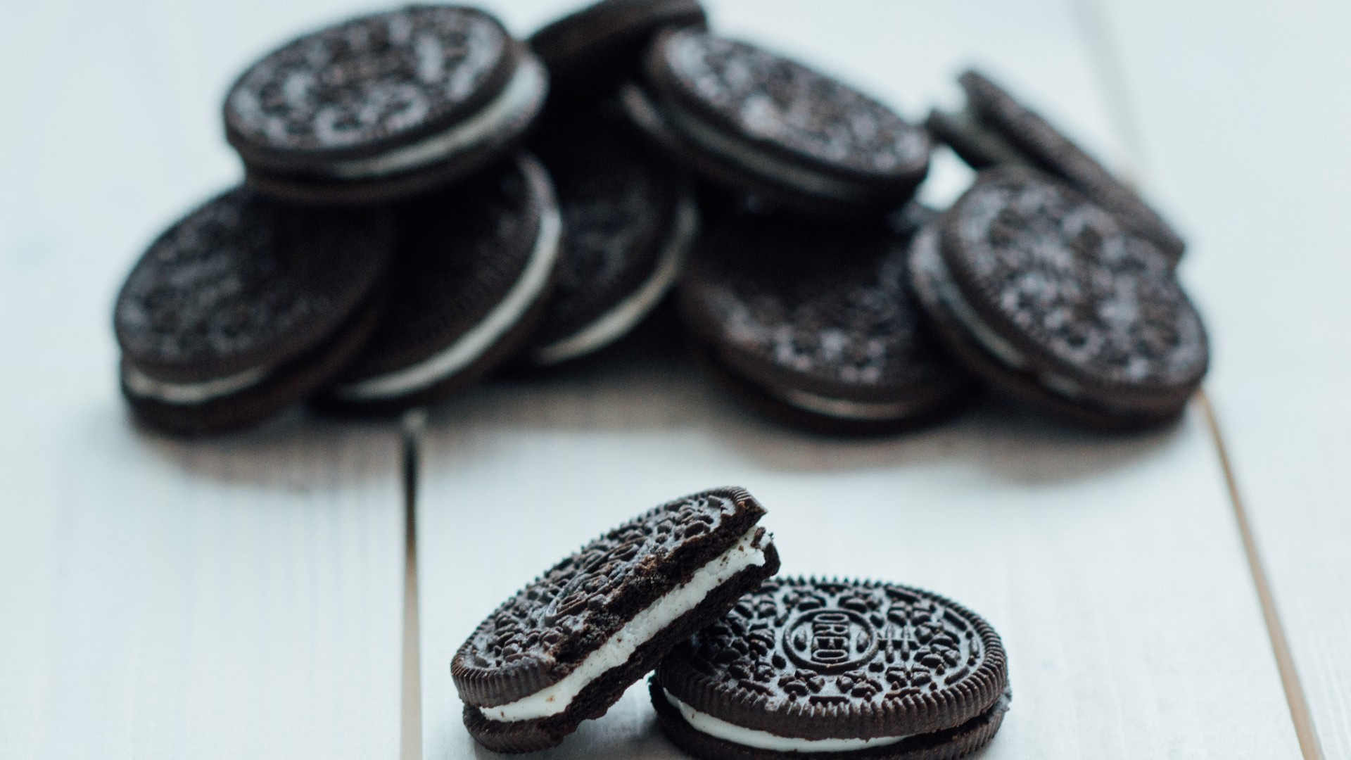 Oreo biscuit delight, Chocolate cream goodness, Tempting dessert, Irresistible taste, 1920x1080 Full HD Desktop