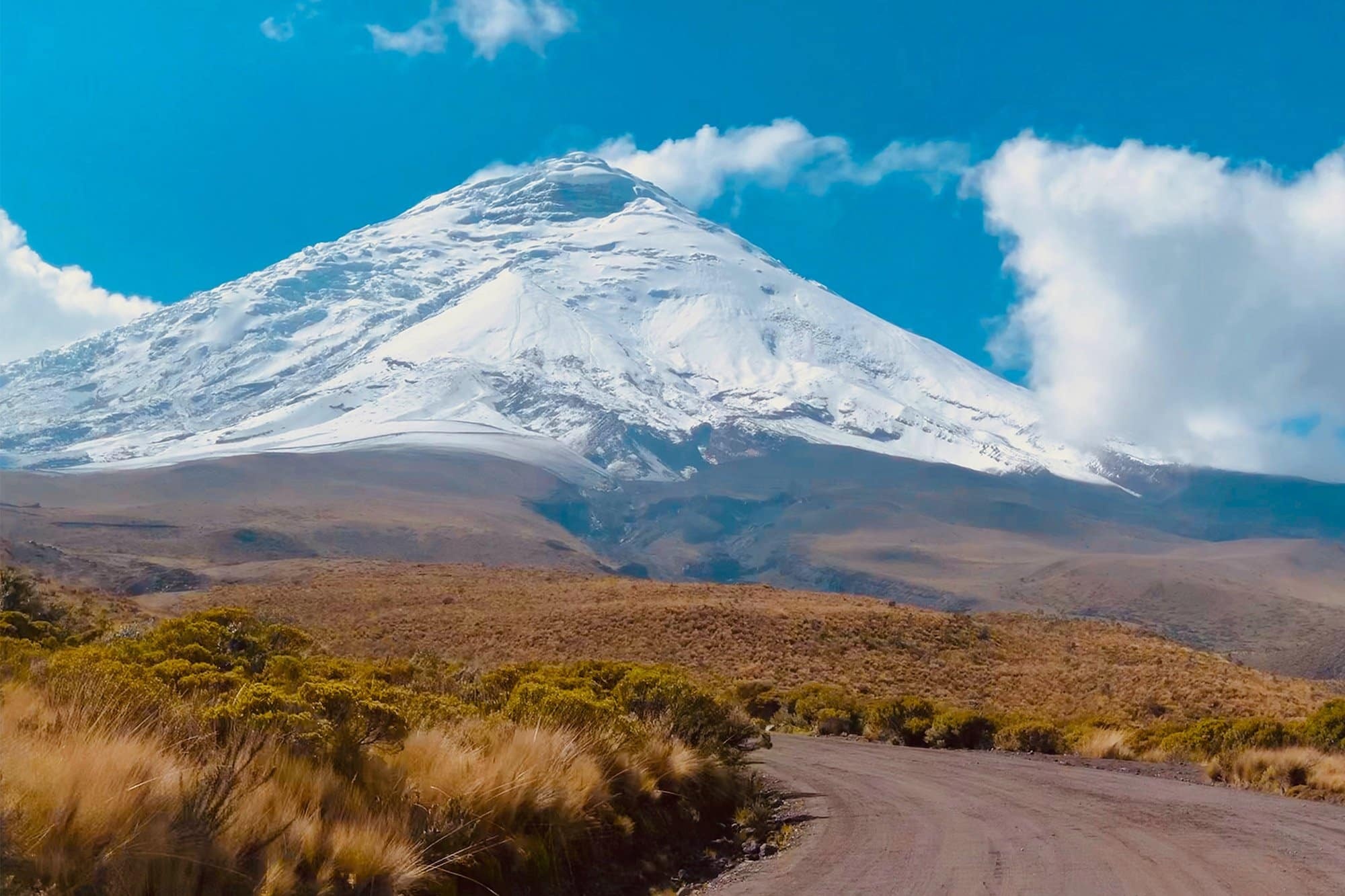 Cotopaxi, Travels, National park, Quito, 2000x1340 HD Desktop