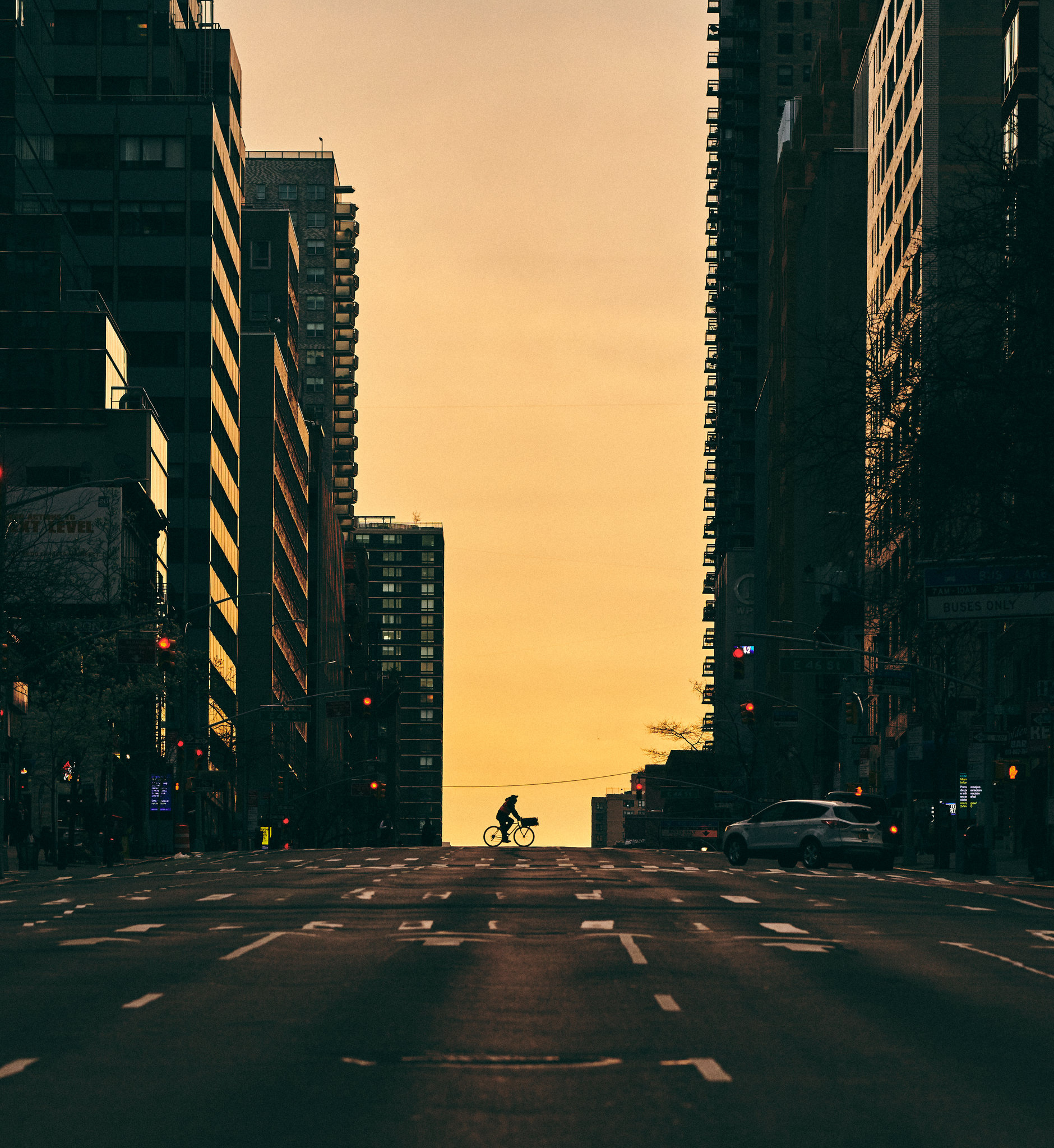 New York Streets, Emptiness of the city, Urban landscape, The New York Times, 1880x2050 HD Phone