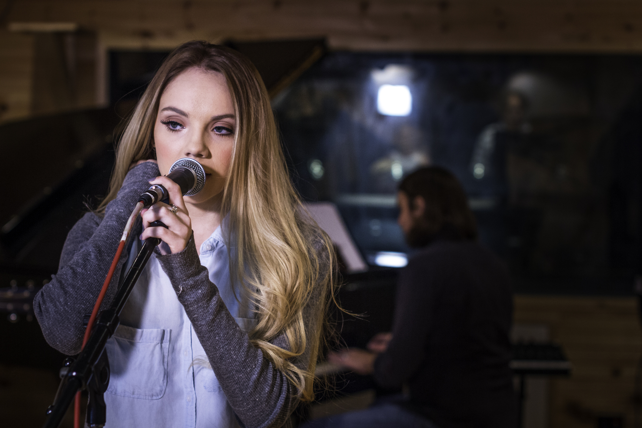 Danielle Bradbery, Philip Macias, Captivating artist, Vocal sensation, 2500x1670 HD Desktop