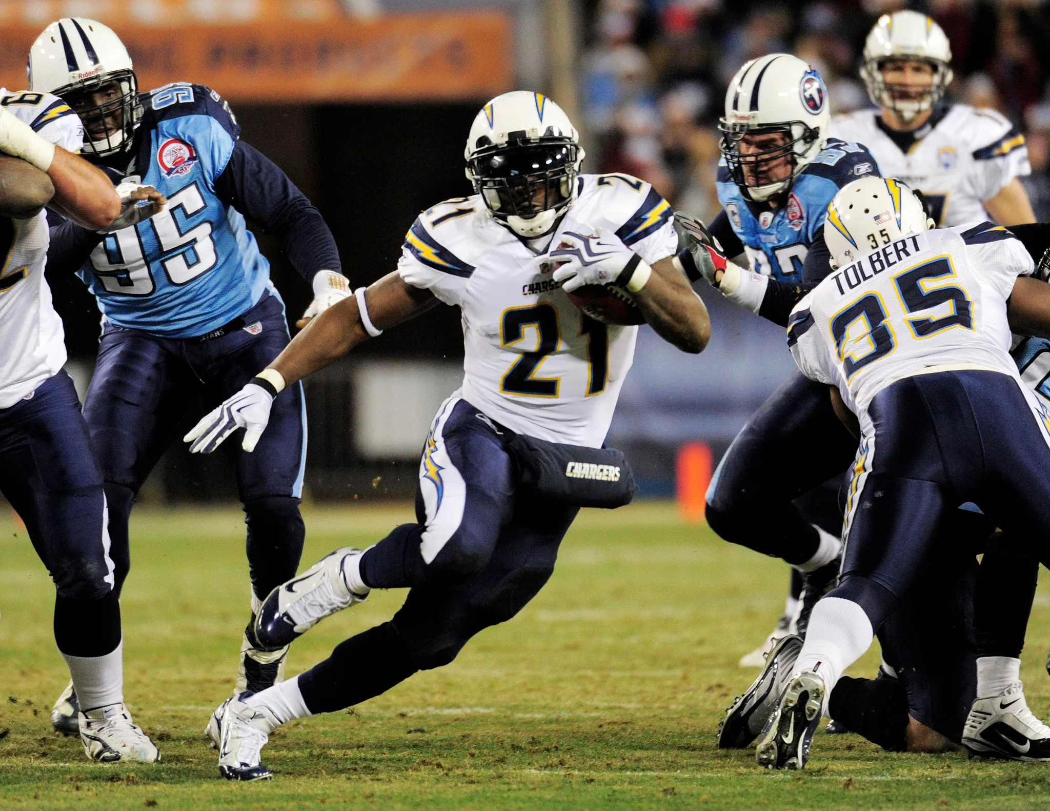 Chargers vs Titans, LaDainian Tomlinson Wallpaper, 2050x1590 HD Desktop