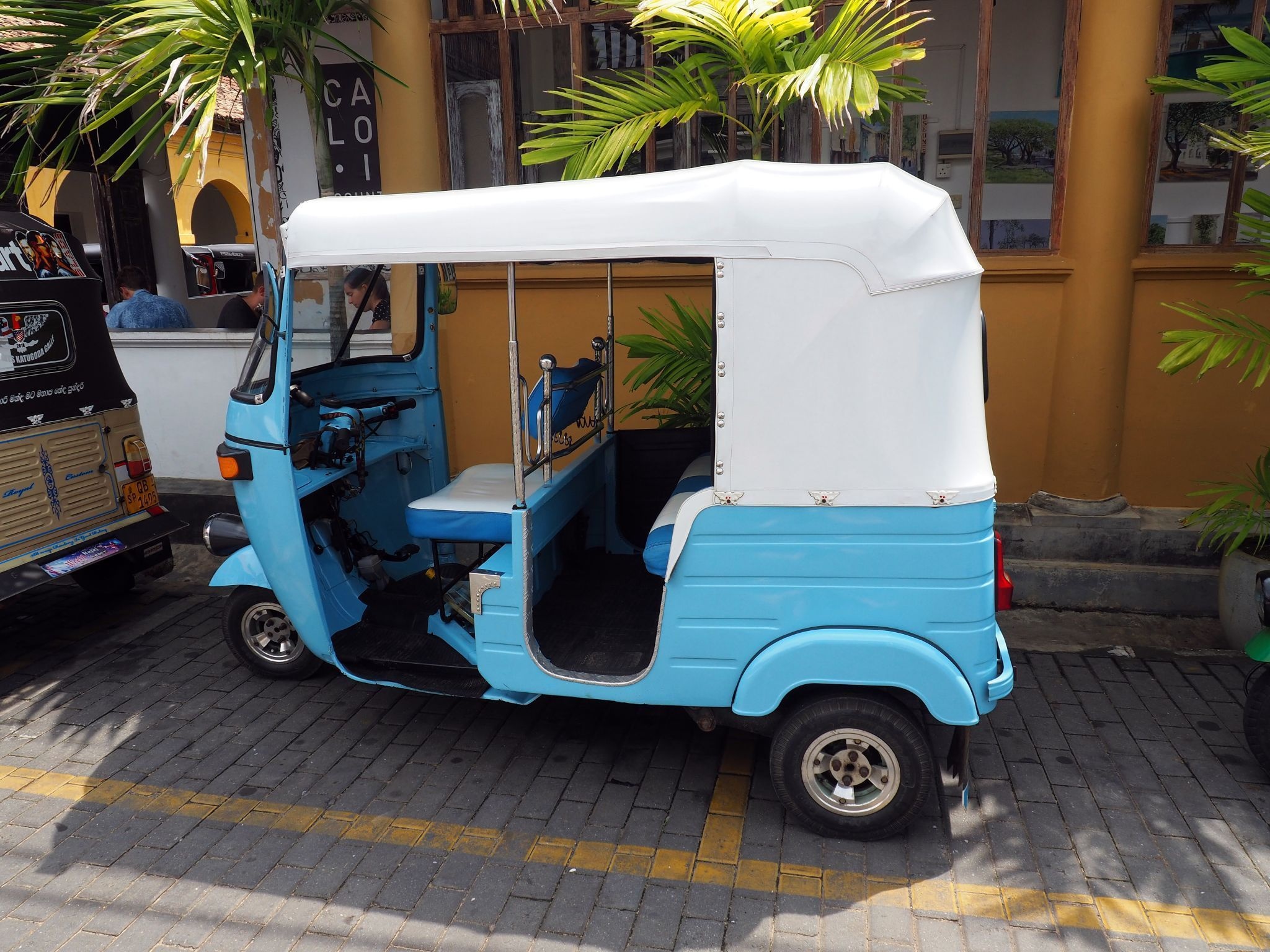Tuk Tuk Car, Galle, Stunning hotels, Galle Fort Hotel, 2050x1540 HD Desktop