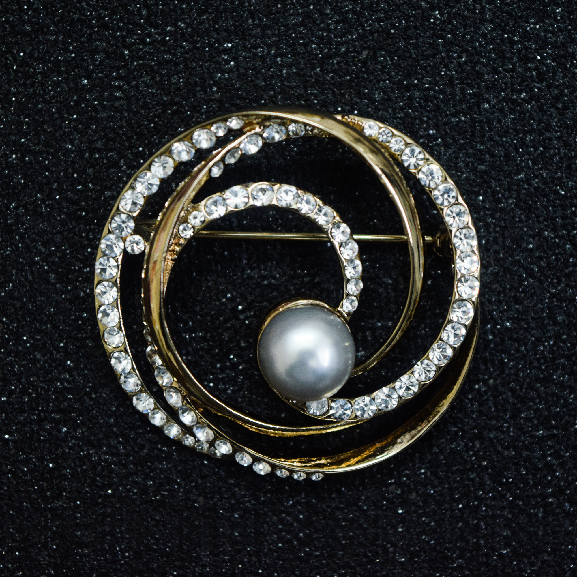 Pearl, Brooch Wallpaper, 2000x2000 HD Phone