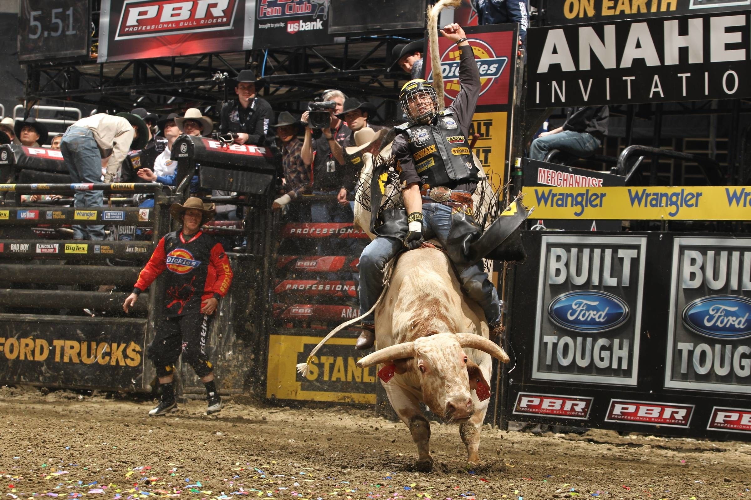 PBR excitement, Dynamic backgrounds, Top-level competition, Bullriding showcase, 2400x1600 HD Desktop