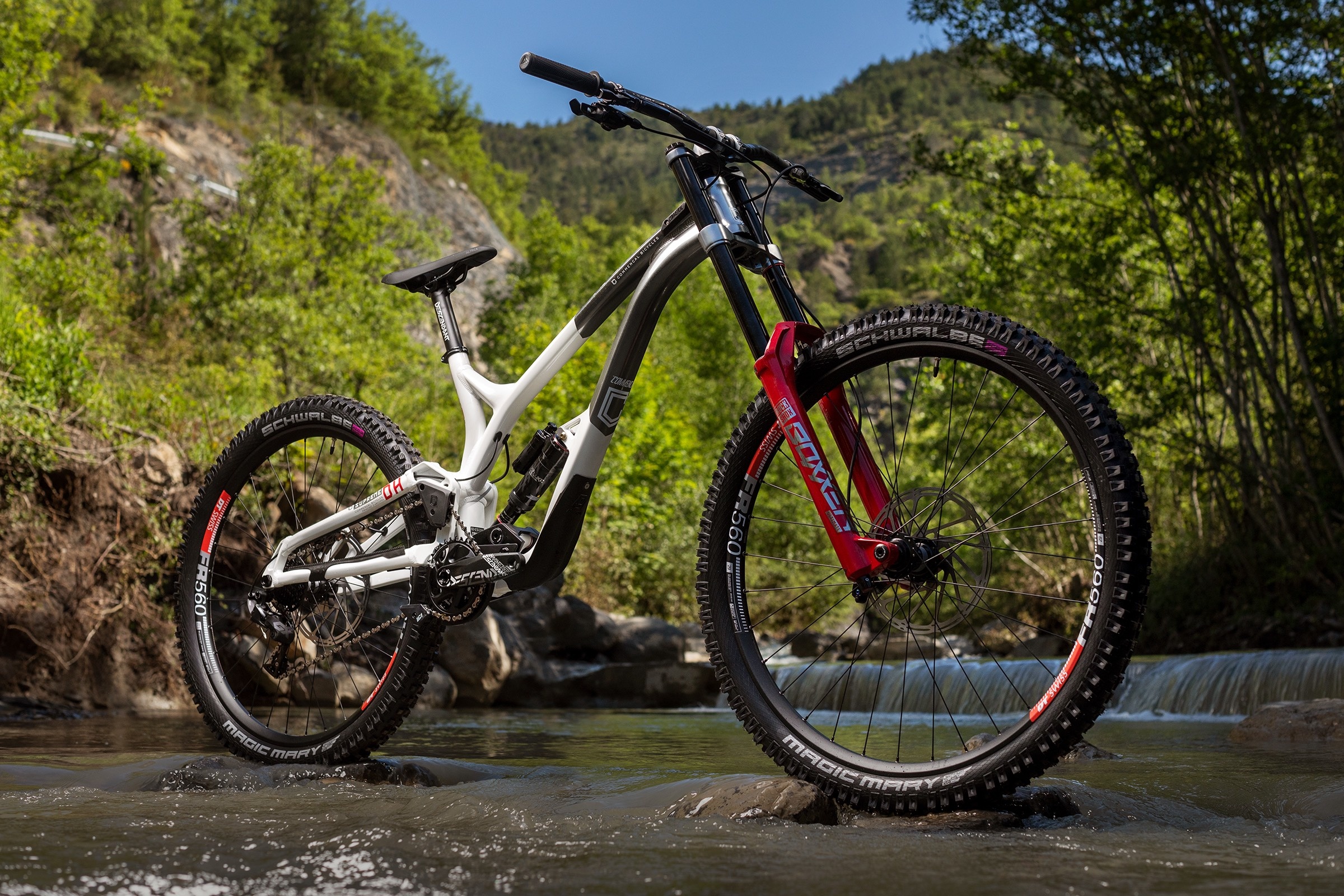 Commencal Supreme DH, Team Frame Options, Downhill Biking, Mountain Bikes, 2400x1600 HD Desktop