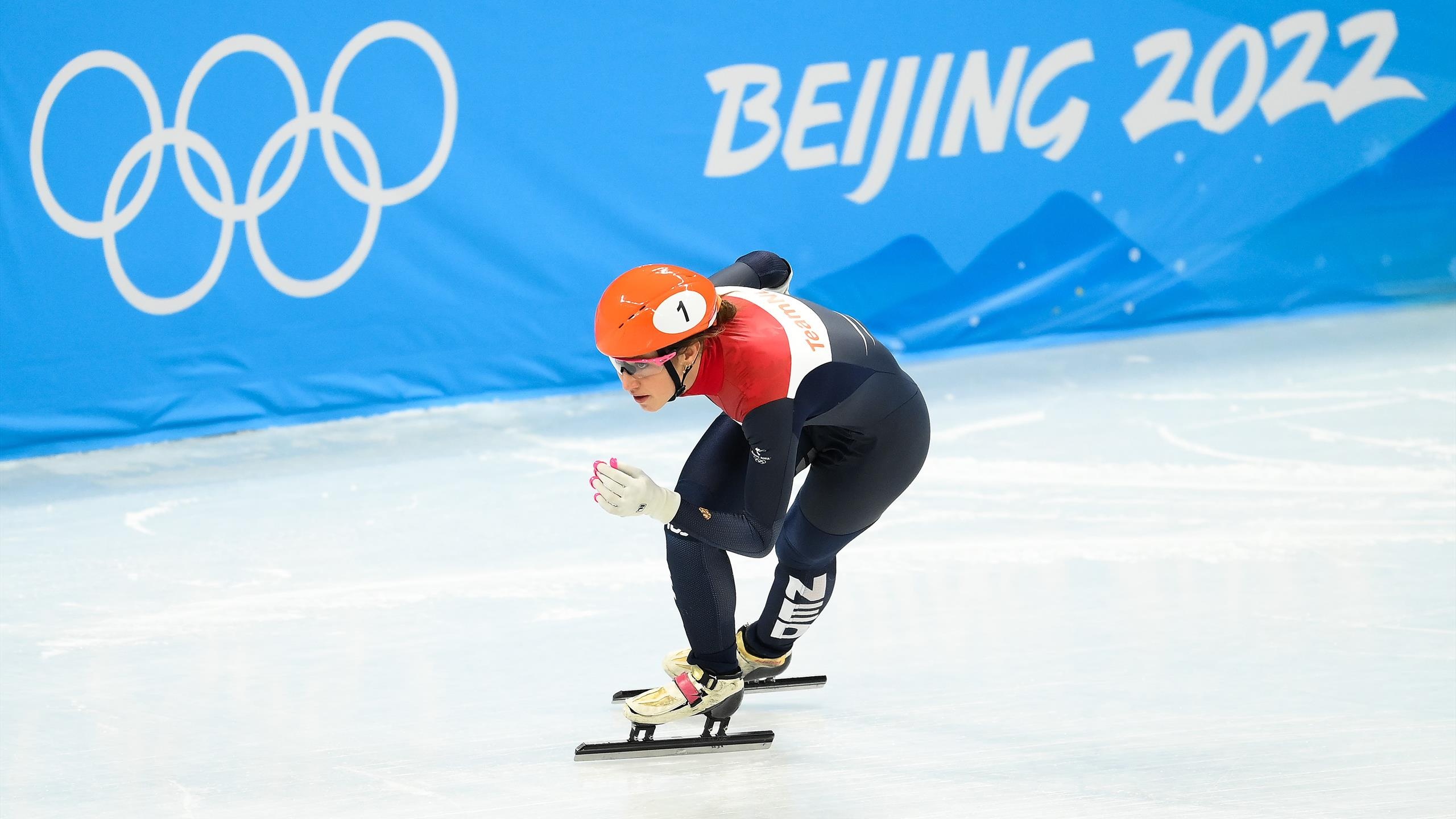 Beijing 2022 spotlight, Short track speed skating, Suzanne Schulting, Eurosport coverage, 2560x1440 HD Desktop