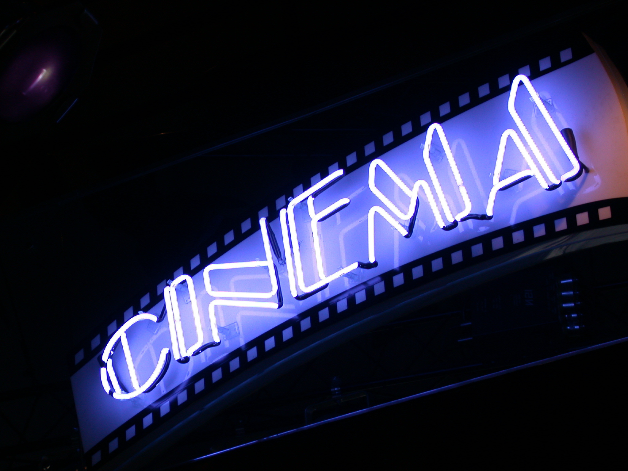 Cinematic excellence, Captivating movie stills, Dramatic lighting, Film set ambiance, 2050x1540 HD Desktop