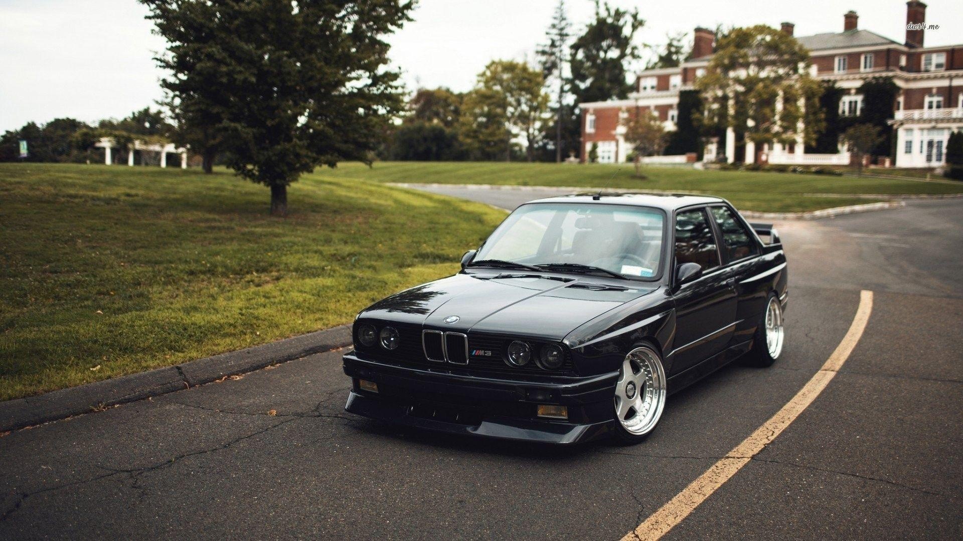 BMW M3 E30, brick estate mansion, curved asphalt driveway, Full HD Desktop wallpaper