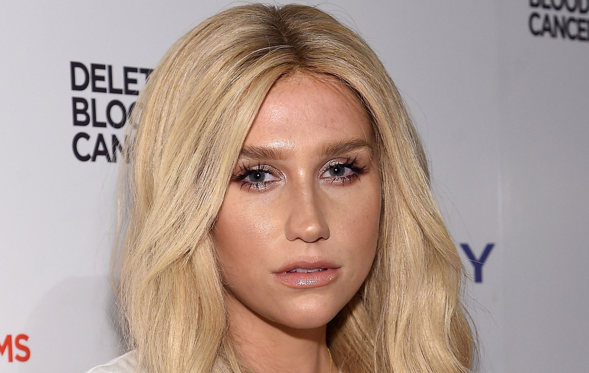 Kesha images: Captivating visuals, Stunning photos, Artistic representation, 2000x1270 HD Desktop