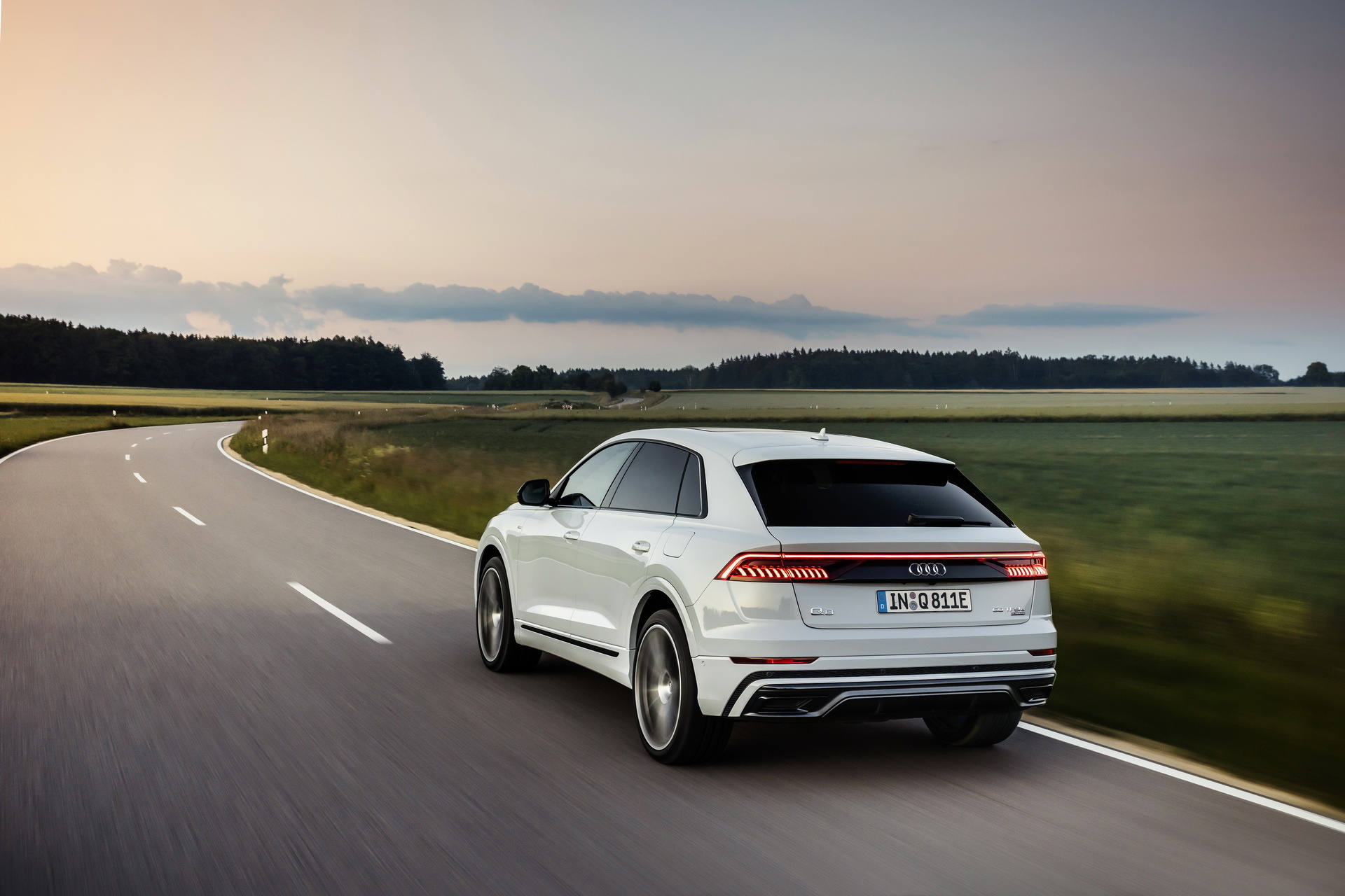 Audi Q8, Premium SUV, Cutting-edge technology, Unrivaled luxury, 1920x1280 HD Desktop