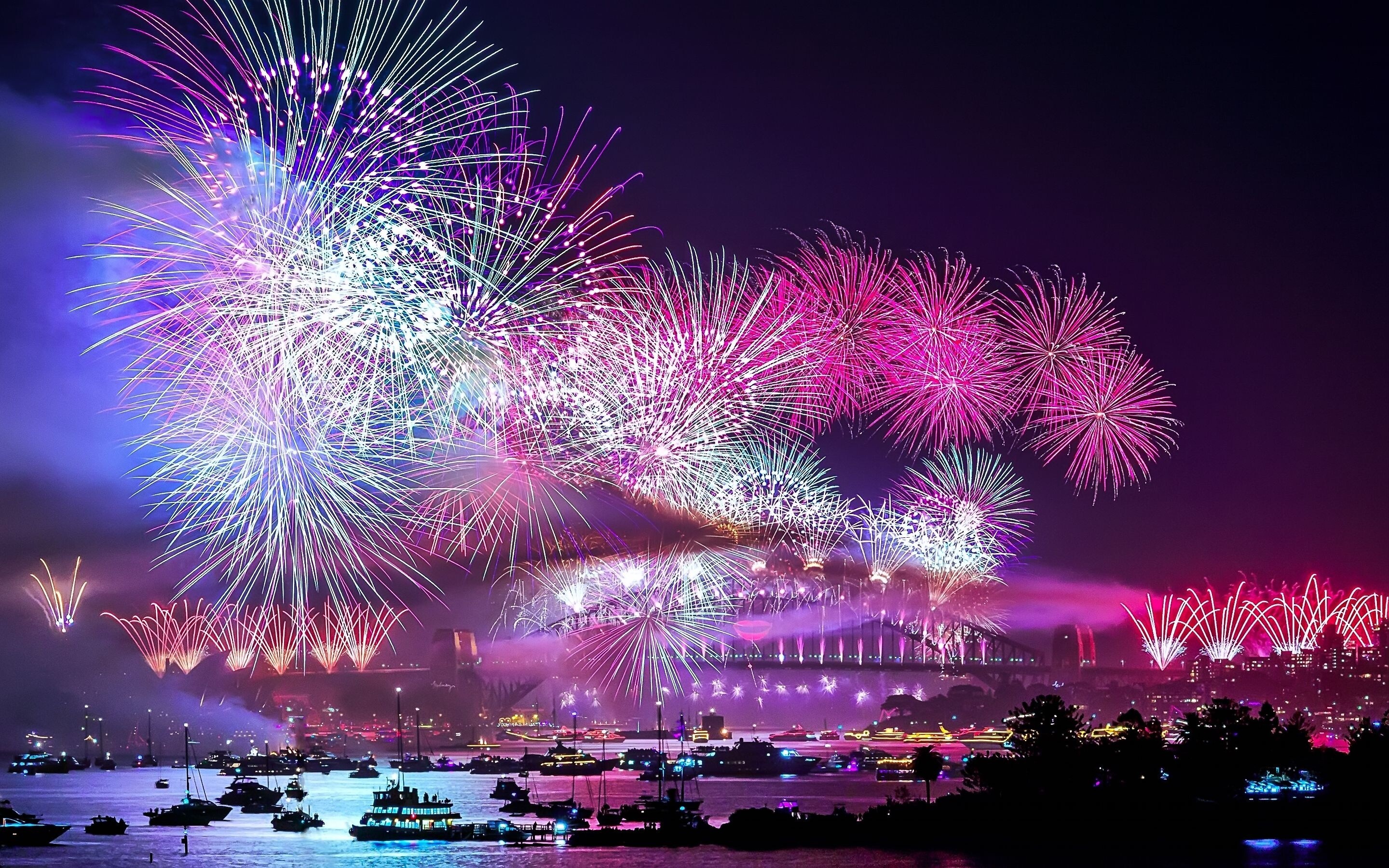 Firework explosion, Stunning display, Vibrant colors, Nighttime spectacle, 2880x1800 HD Desktop