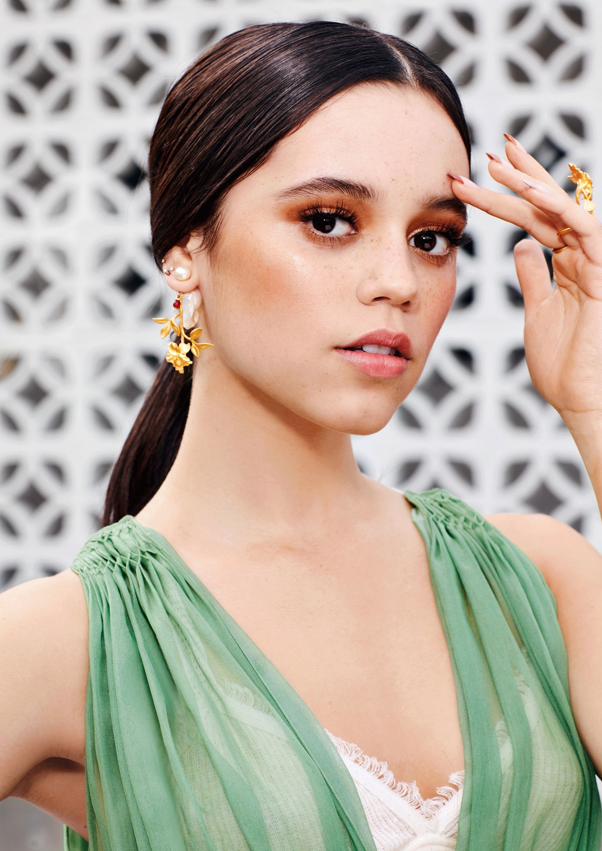 Jenna Ortega, green pleated chiffon dress, gold floral drop earrings, HD Phone wallpaper