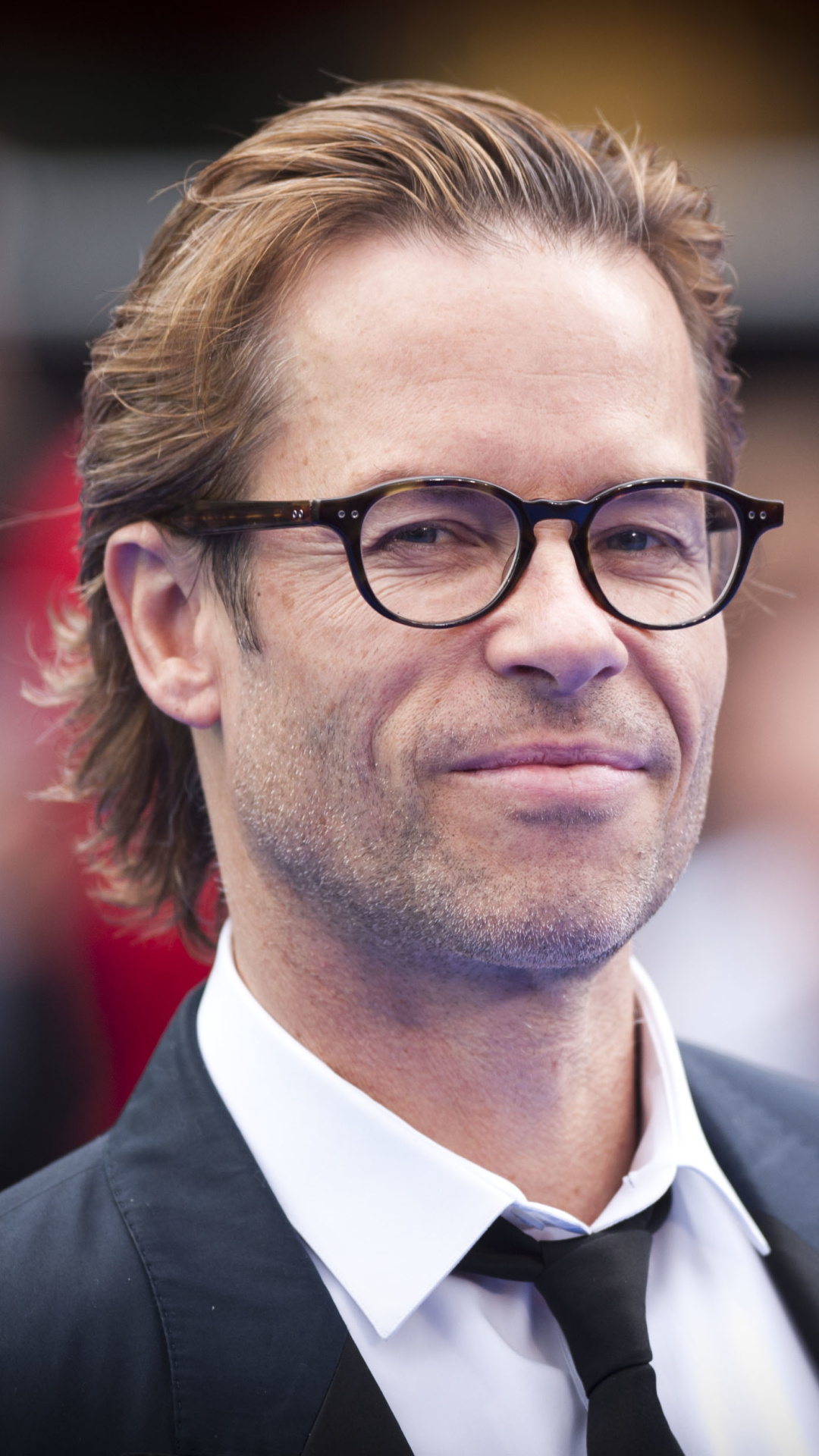 Guy Pearce movies, Celebrity Guy Pearce, Rising star, Versatility, 1080x1920 Full HD Phone