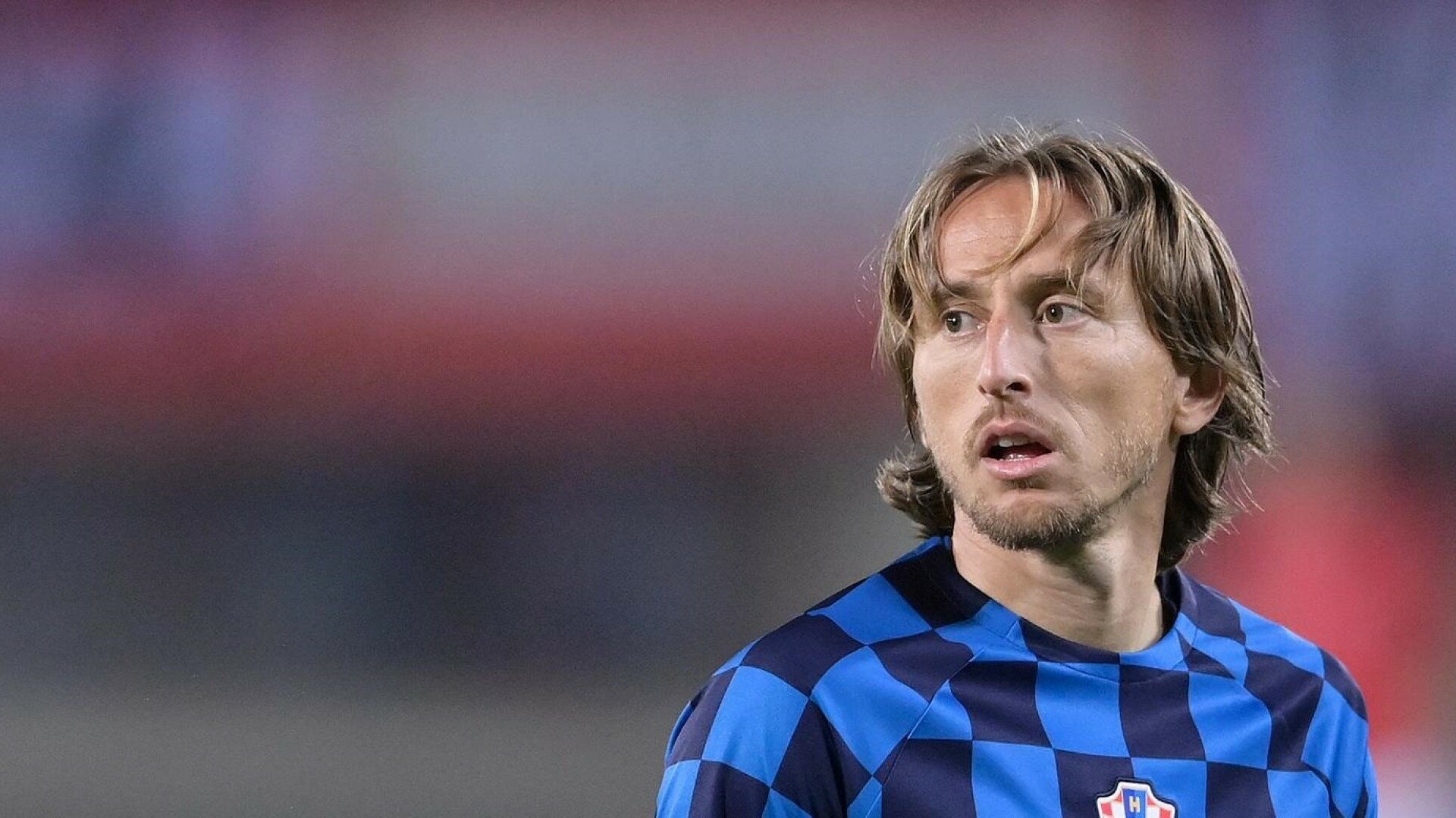 Luka Modric, Croatia national football team jersey, Blurred stadium background, Full HD Desktop wallpaper