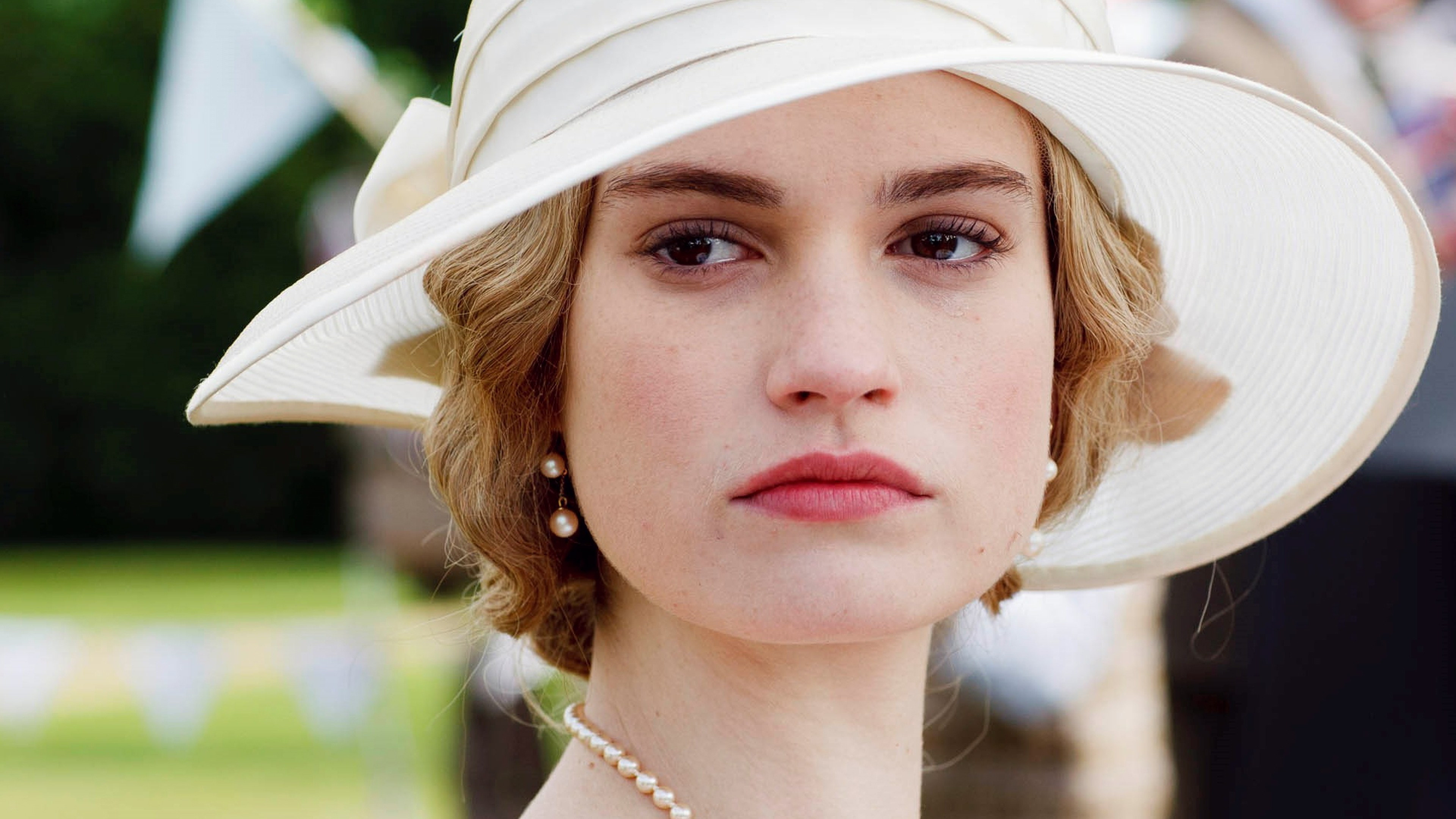 Download Lily James, Close-up face view, 3840x2160 4K Desktop