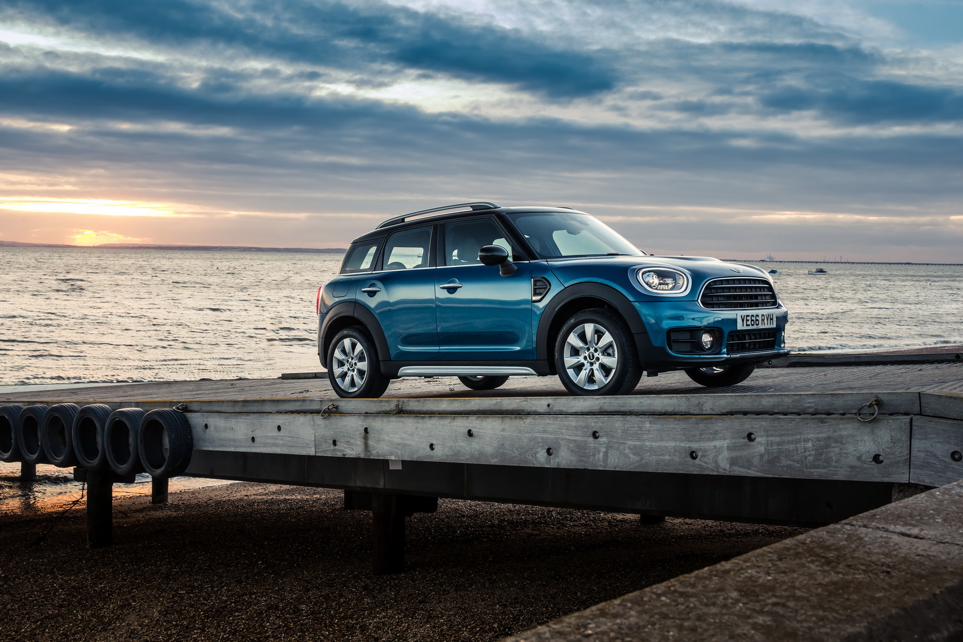 MINI Countryman, Diesel Mini Countryman, Carscoops, 1920x1280 HD Desktop