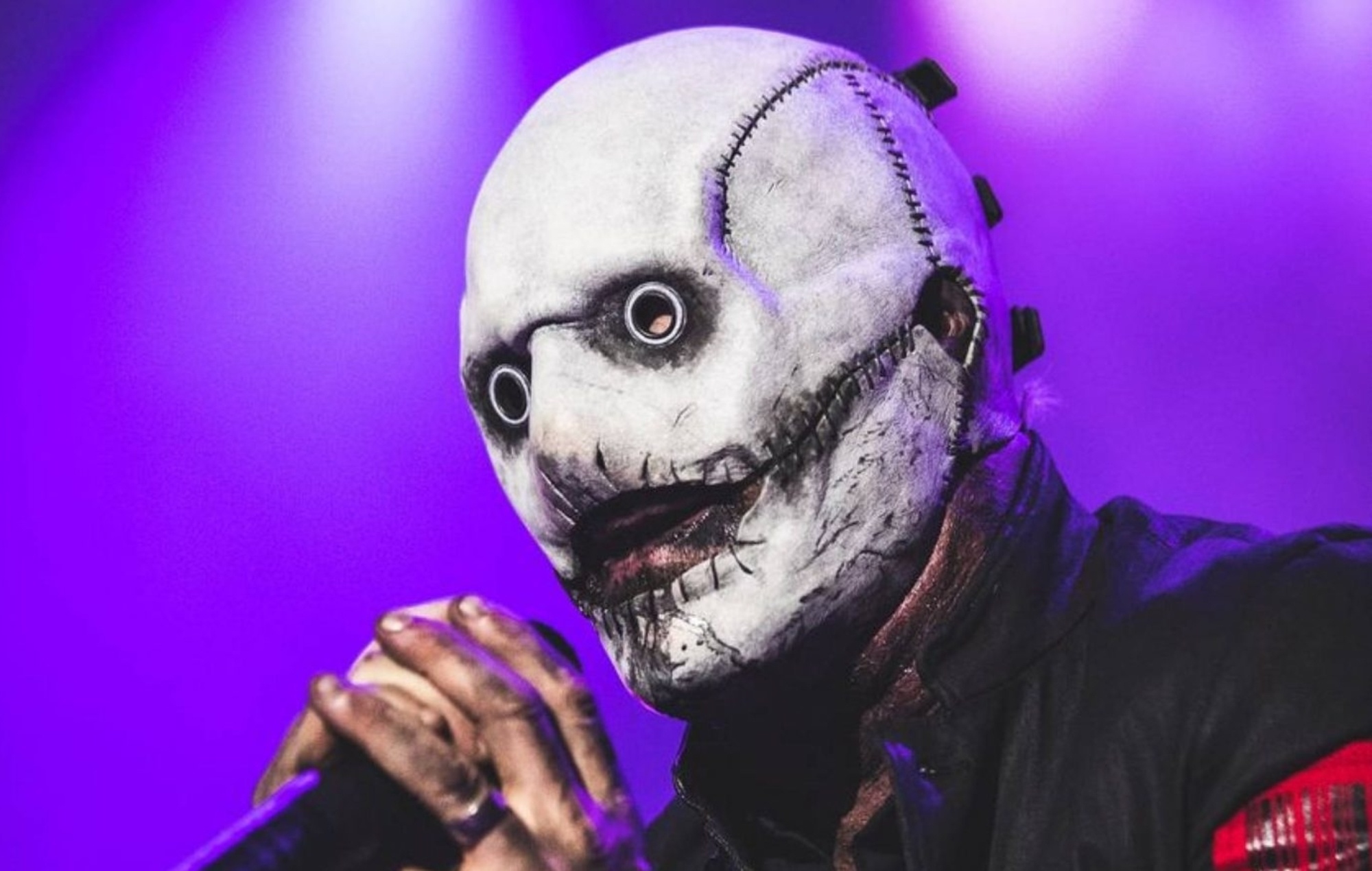 Corey Taylor, stitched Slipknot mask, purple stage lighting, HD Desktop wallpaper