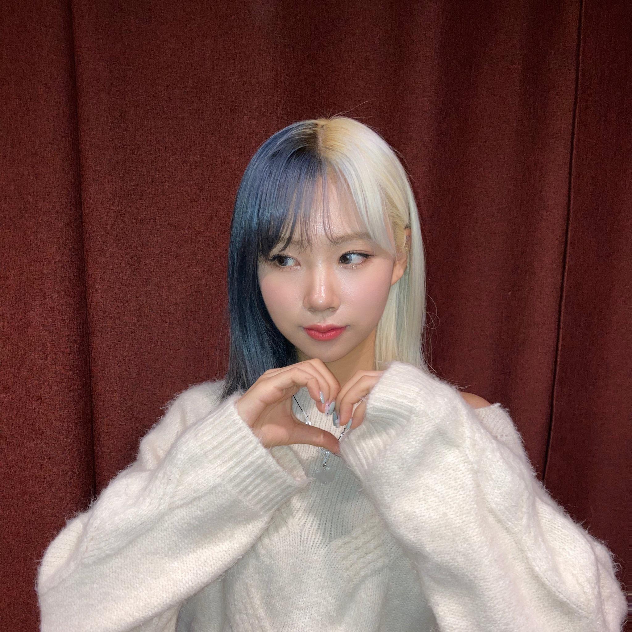 Purple Kiss music, DOSIE RPURPLEKISS, Instagram update, 2050x2050 HD Phone