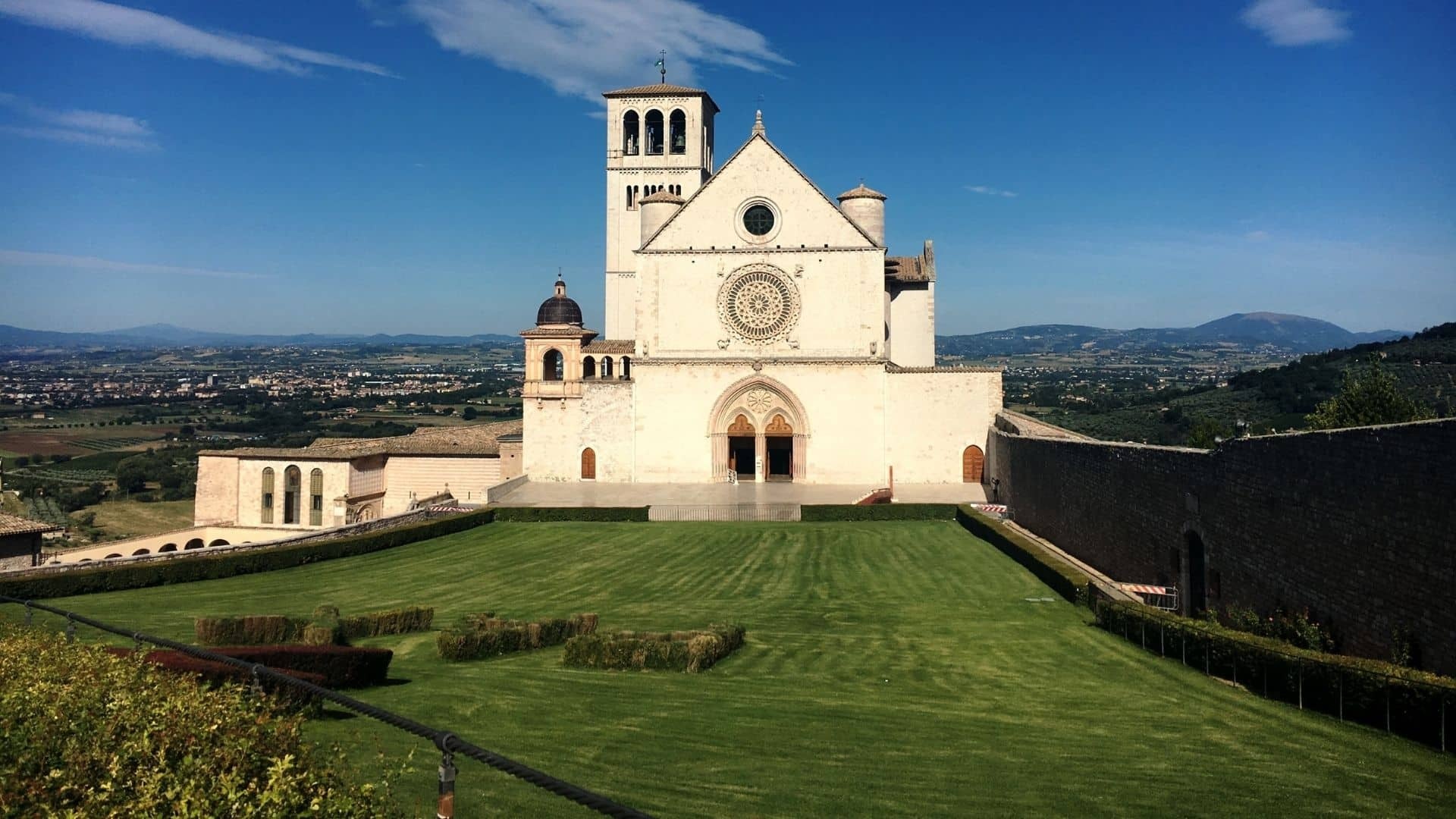 Visiting Assisi, Cultural exploration, Must-do activities, Authentic Italy, 1920x1080 Full HD Desktop