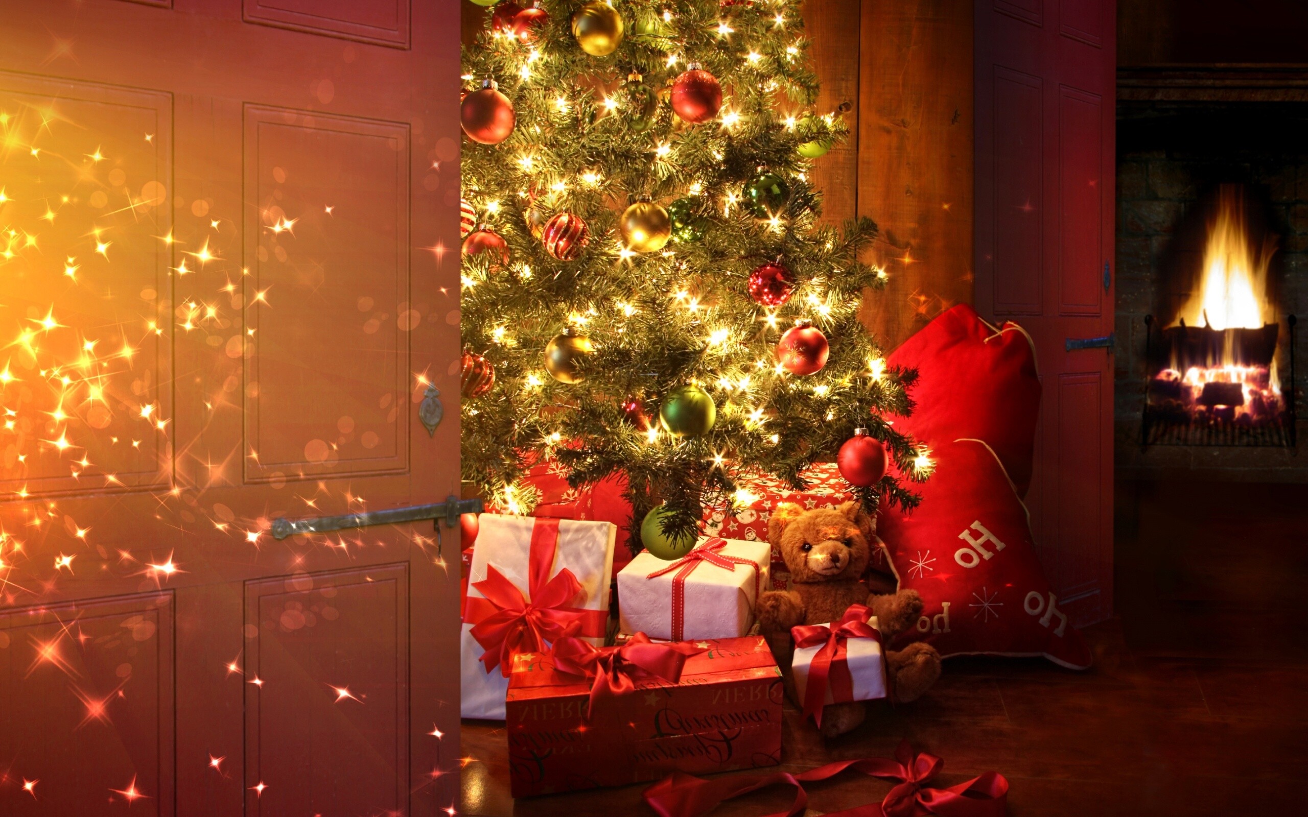 Christmas gifts, Holiday season, Festive decorations, Beautiful present, 2560x1600 HD Desktop