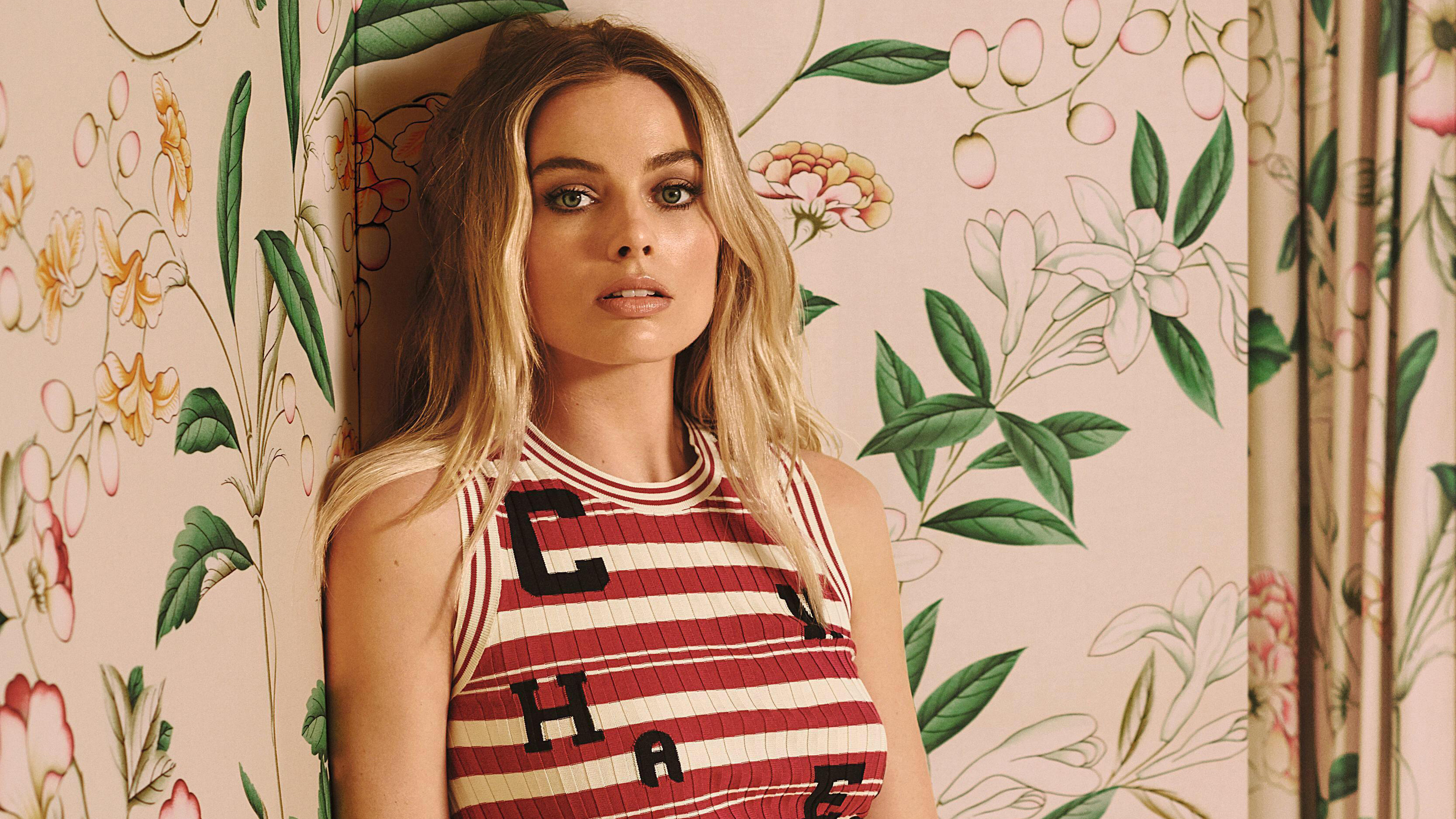 Margot Robbie, Blonde beauty, Actress wallpaper, 4K, 3840x2160 4K Desktop