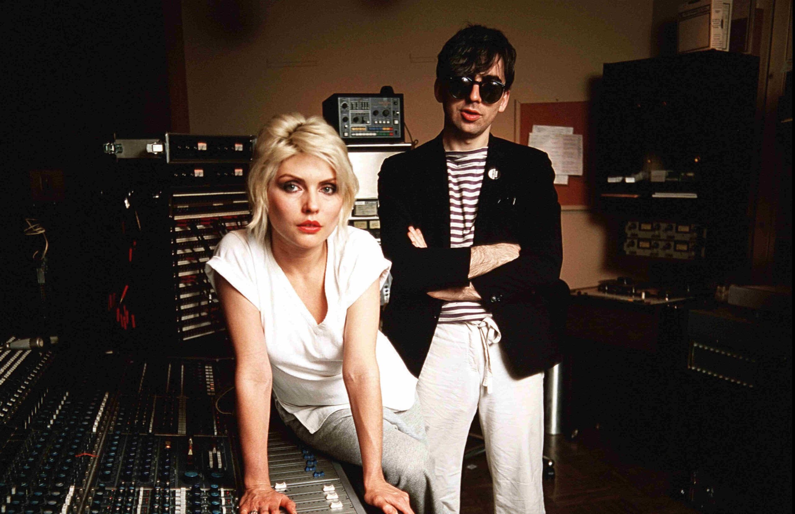 Blondie boxset release, alt77 exclusive, 2560x1660 HD Desktop