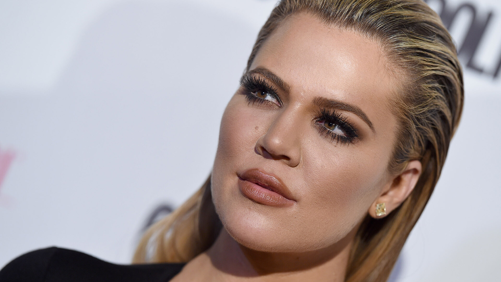 Khloe Kardashian, Celebrity style, Fall fashion, Easy street looks, 1920x1080 Full HD Desktop