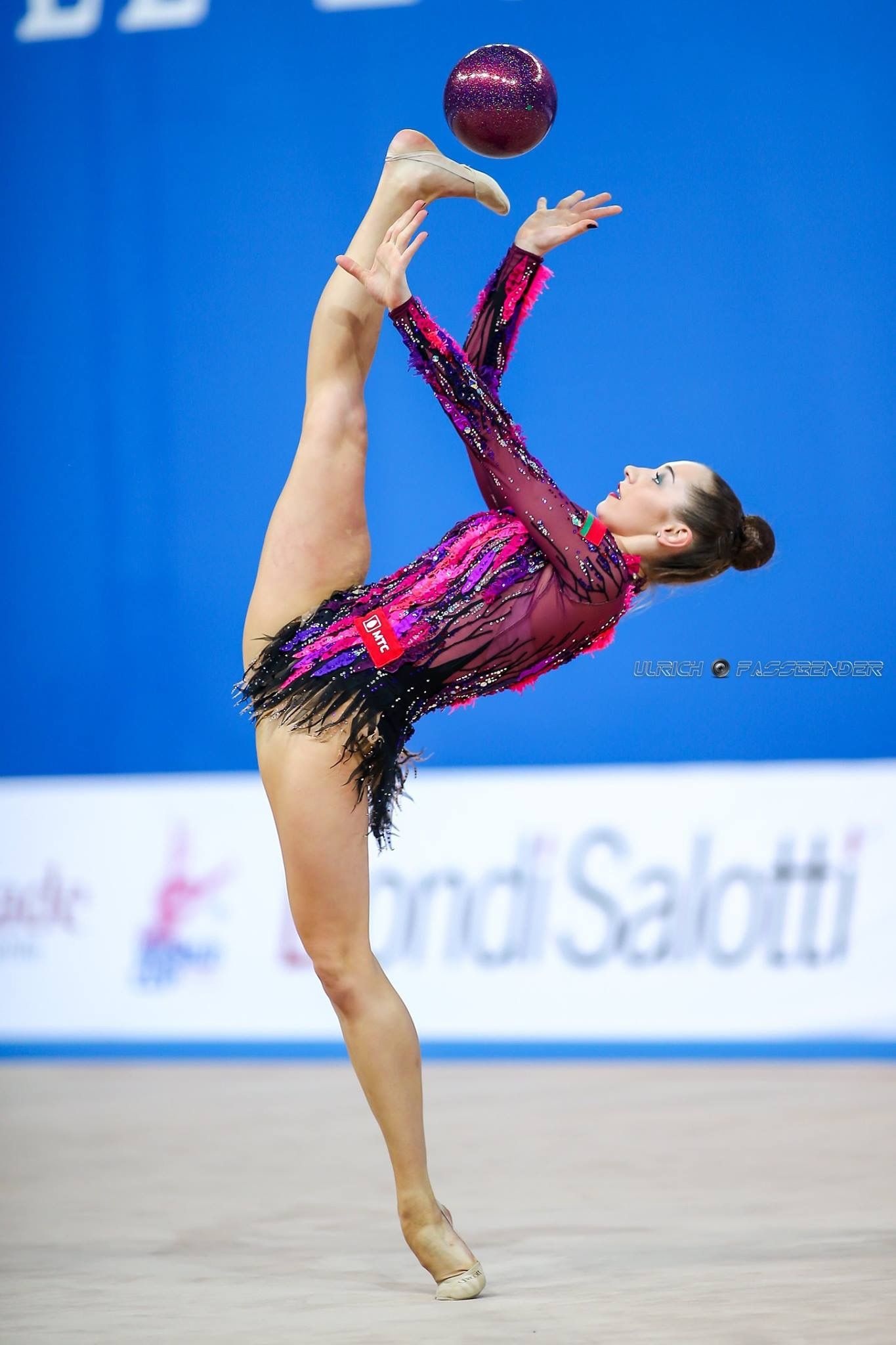 Katsiaryna Halkina, Rhythmic Gymnastics Wallpaper, 1370x2050 HD Phone