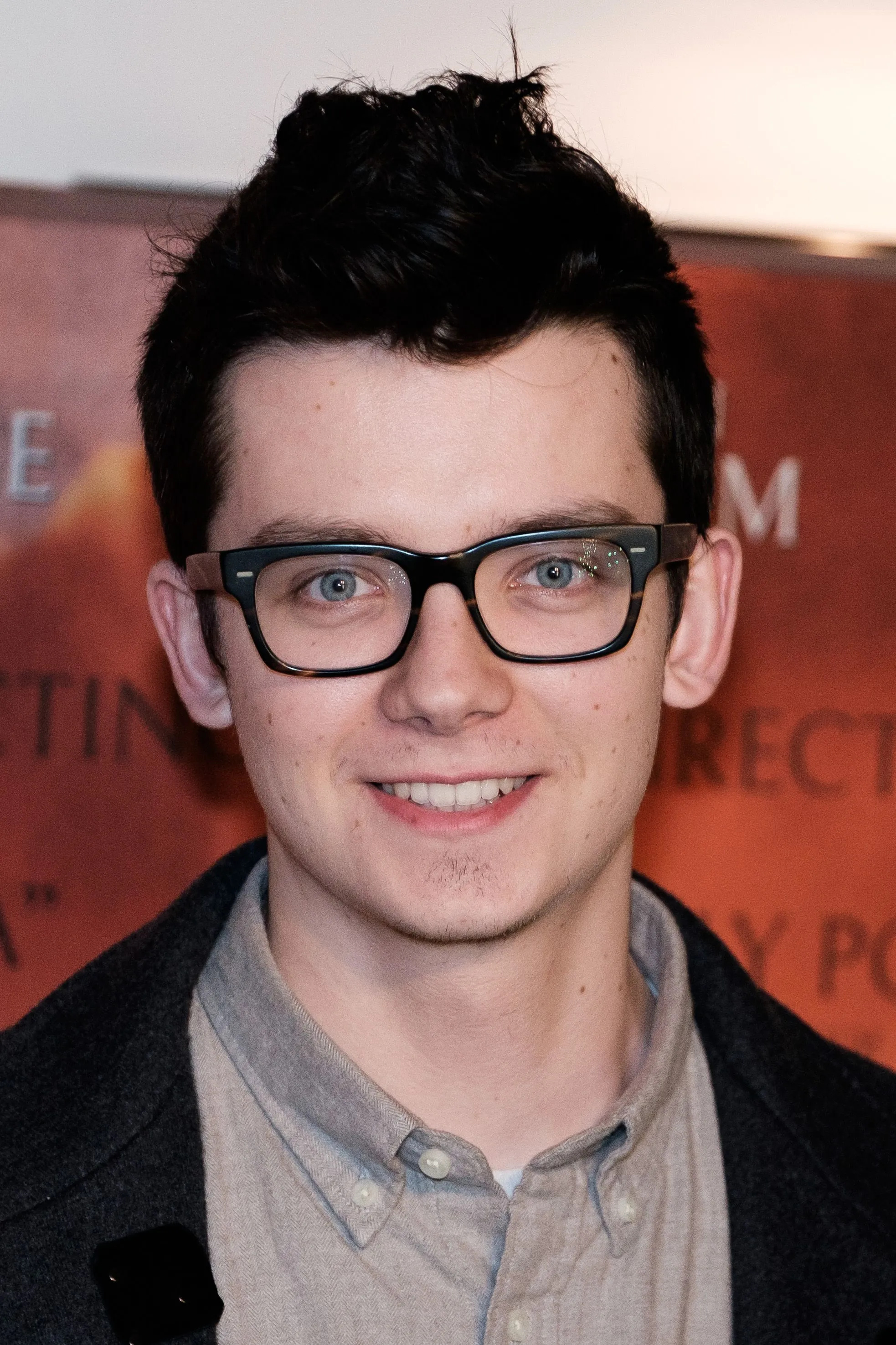 Asa Butterfield, Gillian Anderson, Netflix, Sex Education, 1970x2950 HD Phone