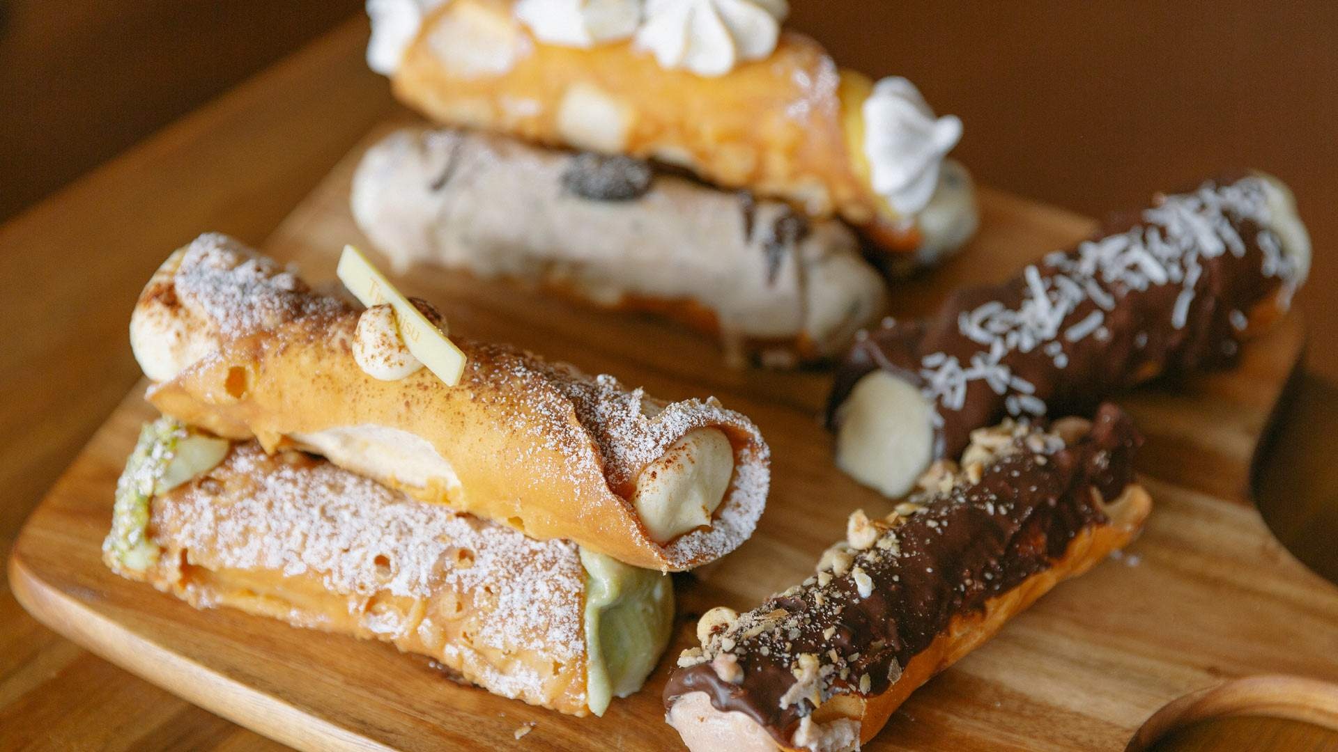 Cannoli bar, Avondale Heights, Delectable treat, Italian delight, 1920x1080 Full HD Desktop