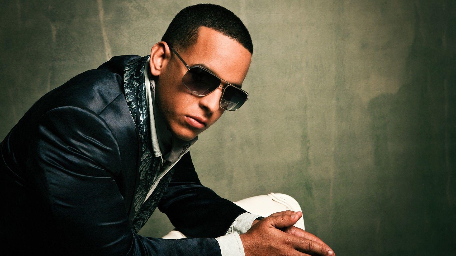 Daddy Yankee wallpaper, Stylish look, Iconic pose, Reggaeton icon, 1920x1080 Full HD Desktop