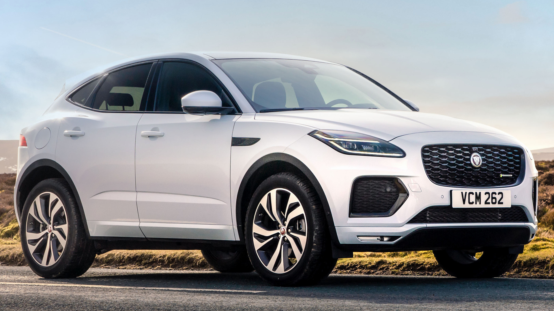 Jaguar E-PACE, Plug-in hybrid, R-Dynamic black pack, SUV, 1920x1080 Full HD Desktop